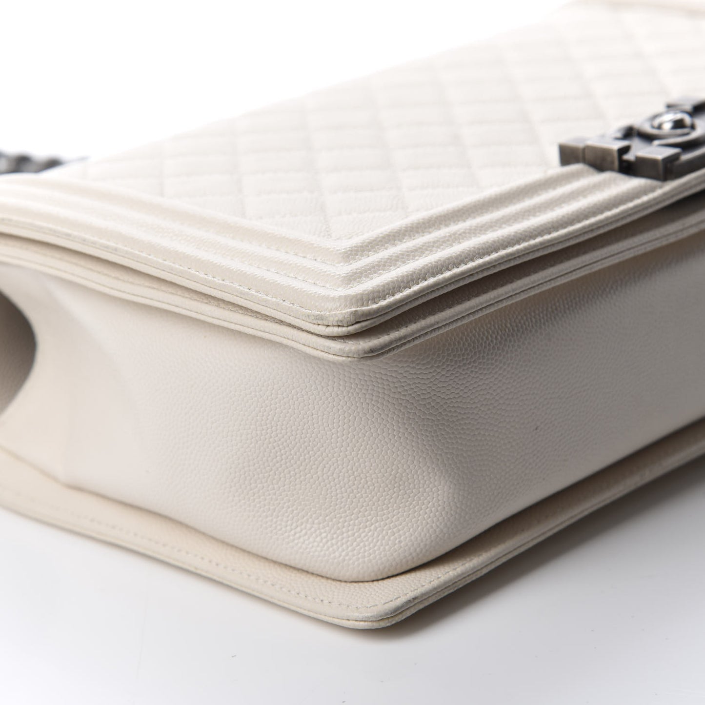 Caviar Quilted New Medium Boy Flap White