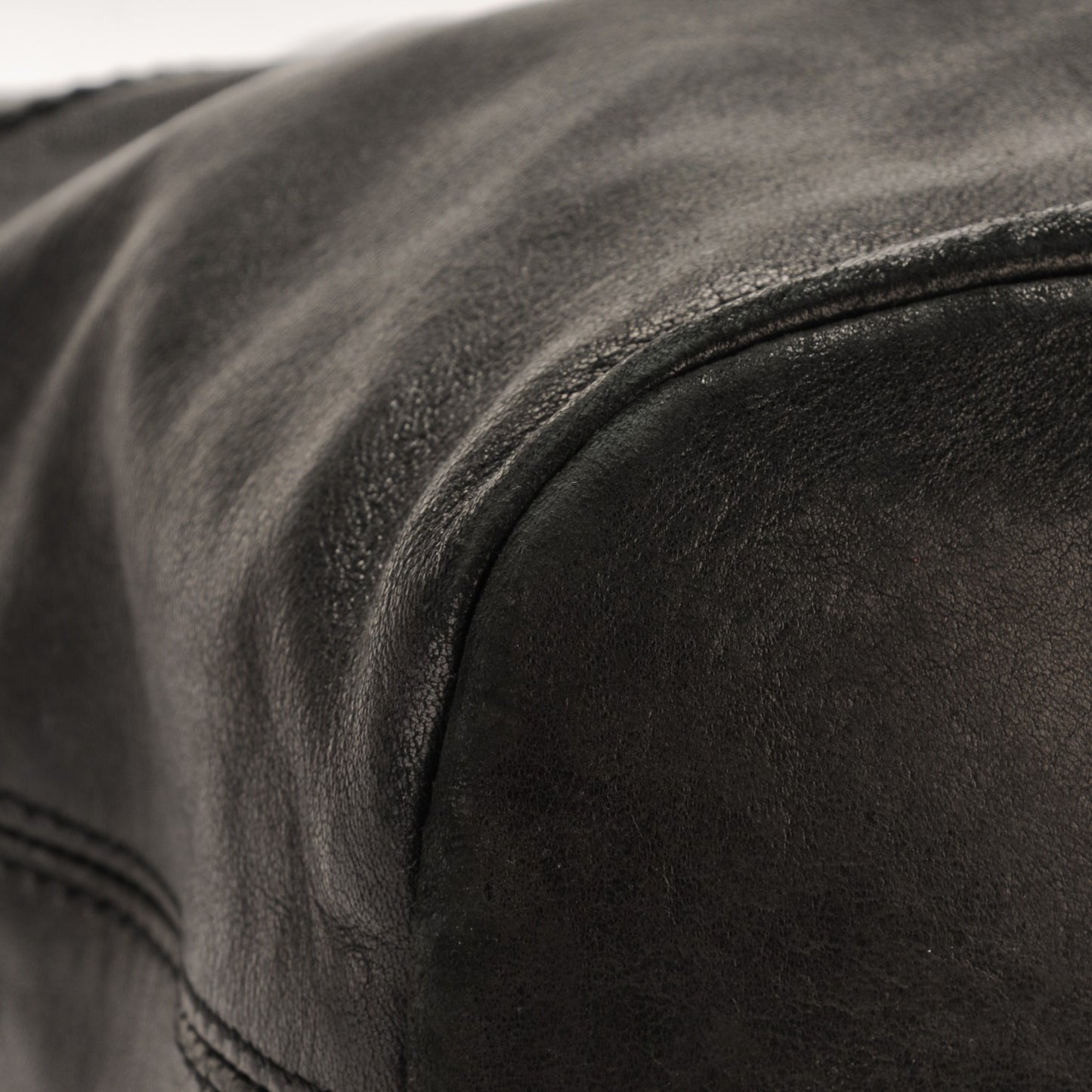 Lambskin North South Nightingale Black