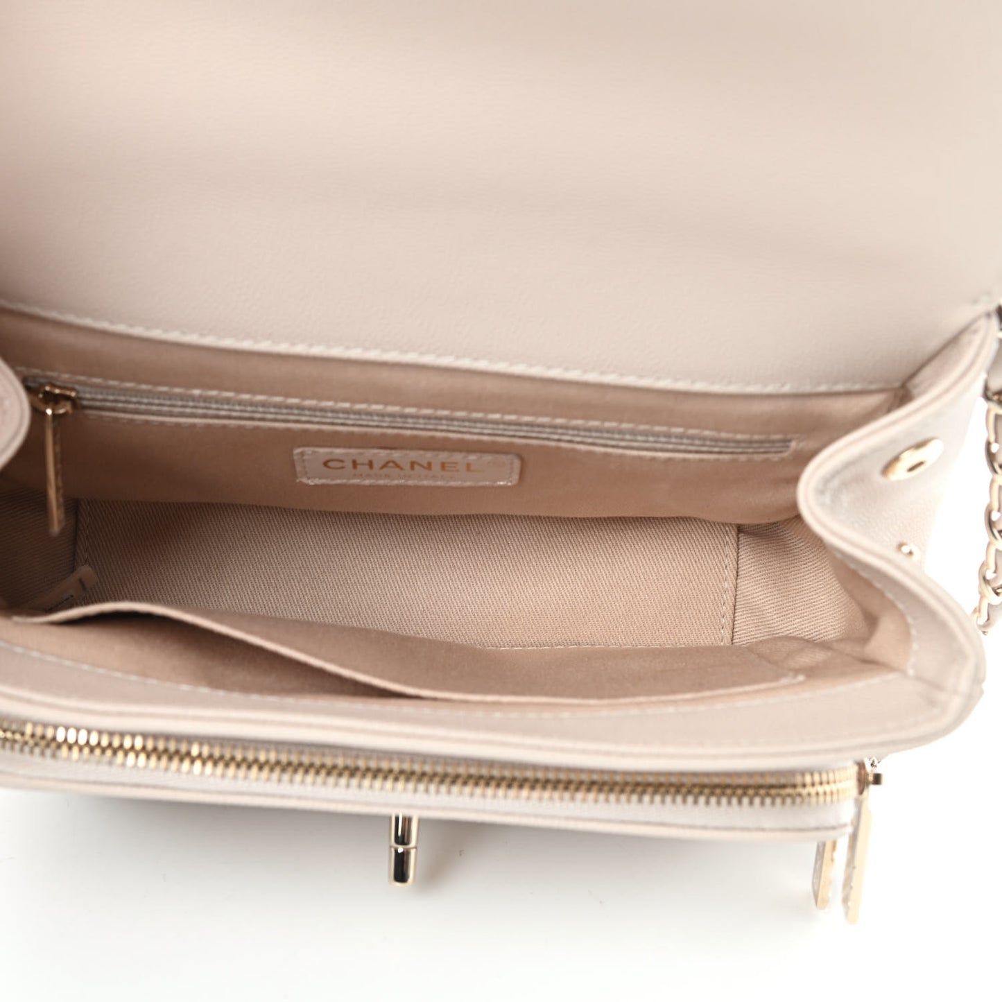 Caviar Quilted Medium Business Affinity Flap Light Beige