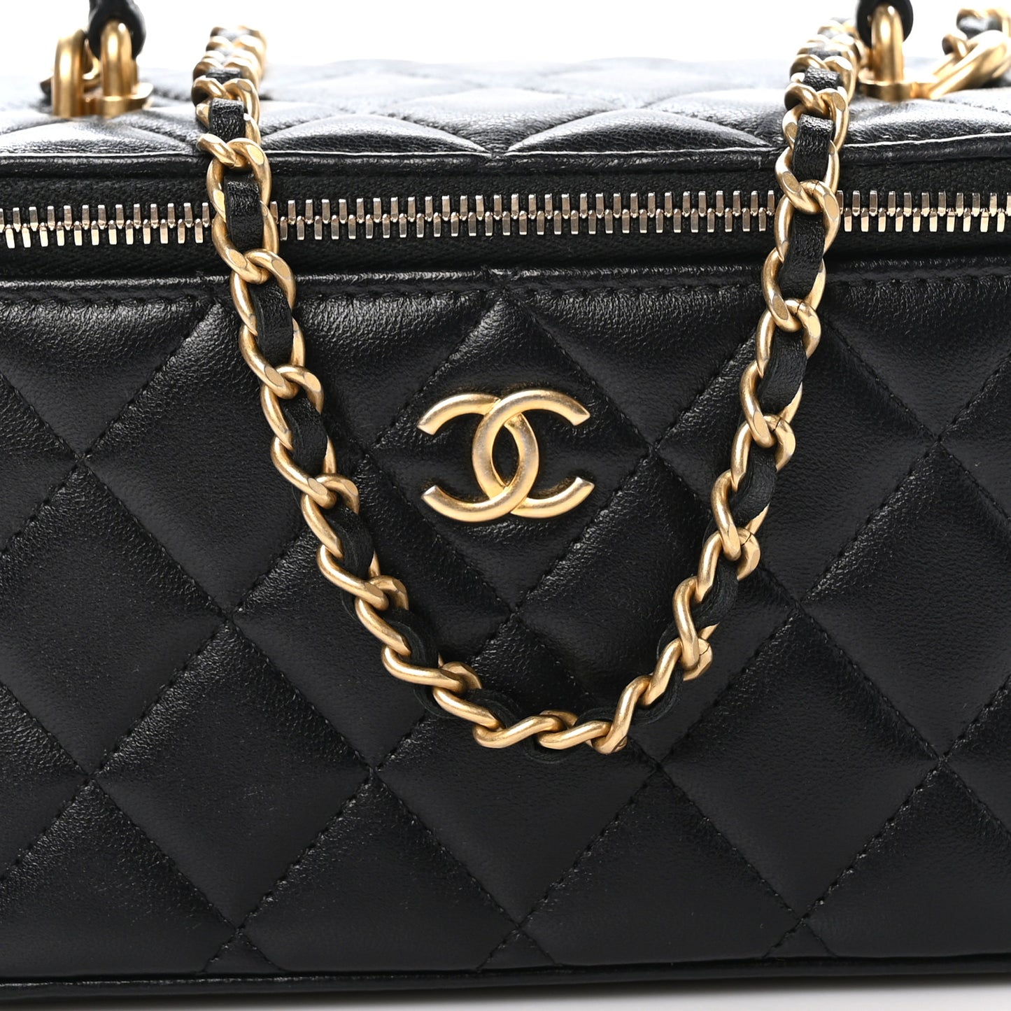 Lambskin Quilted Small Top Handle Vanity Case With Chain Black