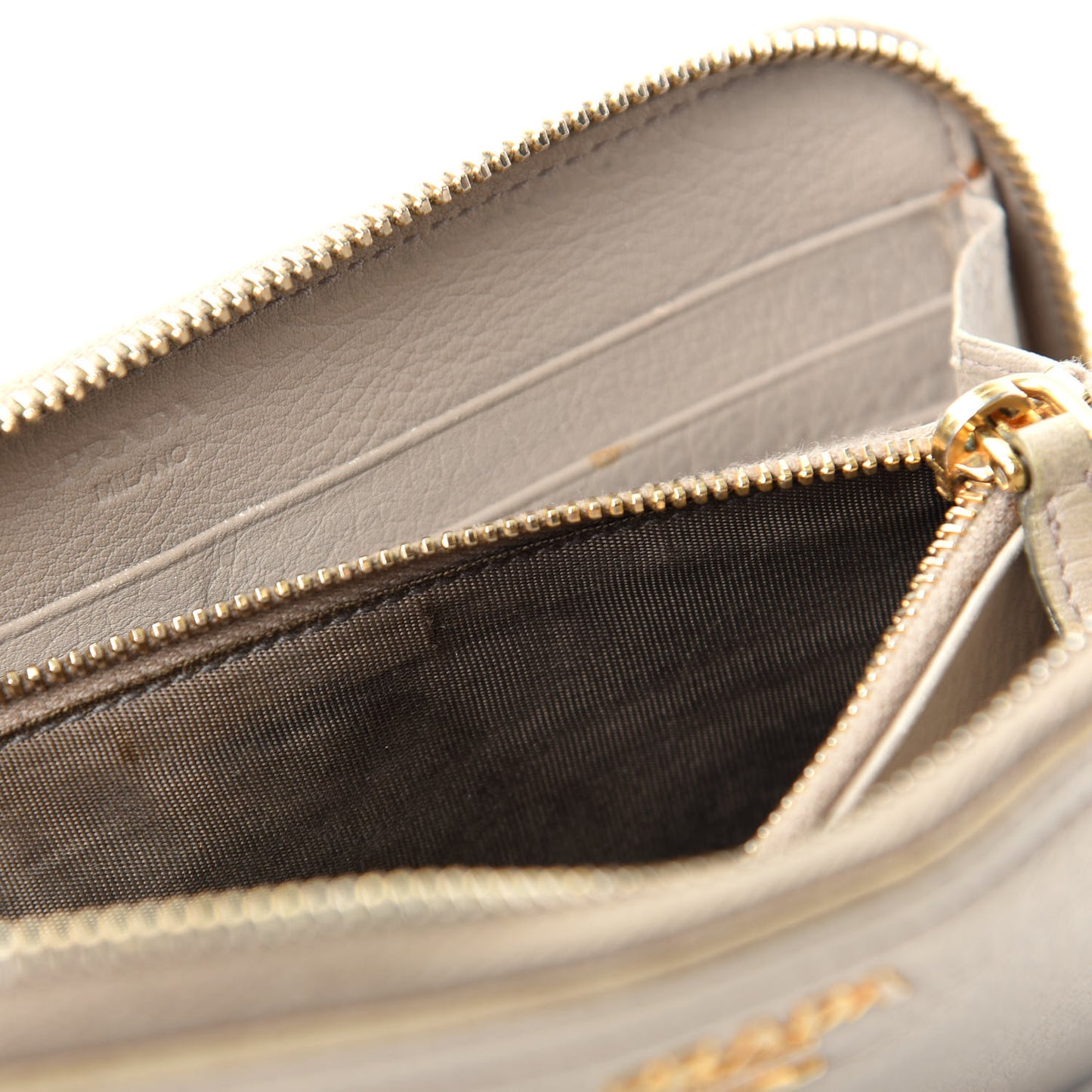 Vitello Daino Zip Around Wallet Pomice