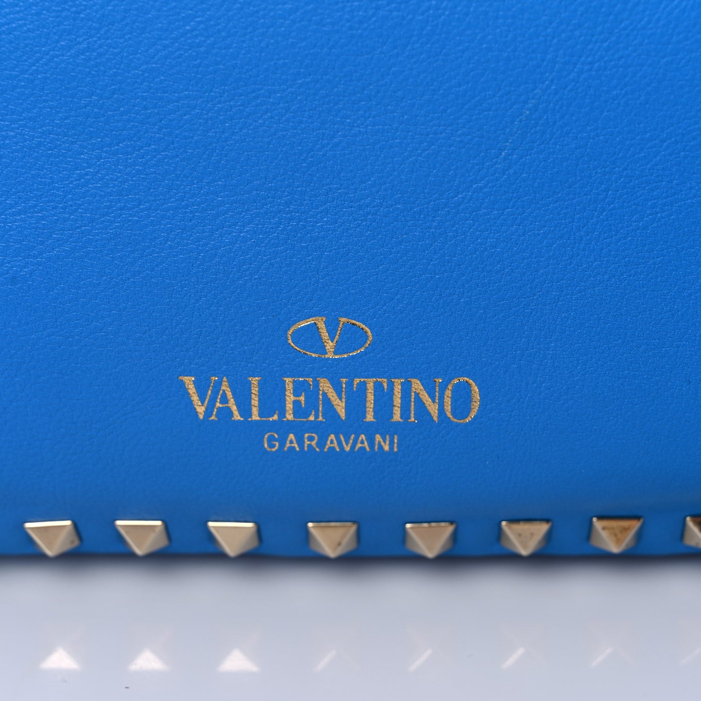 Vitello Medium Rockstud Tote Blue Fluo