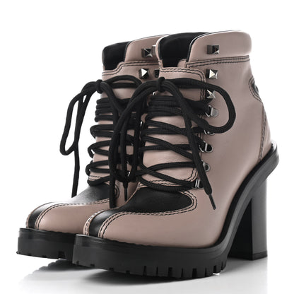 Valentino Garavani Calfskin Rockstud Lace-Up Ankle Boots 35.5 Poudre Black 3 of 9