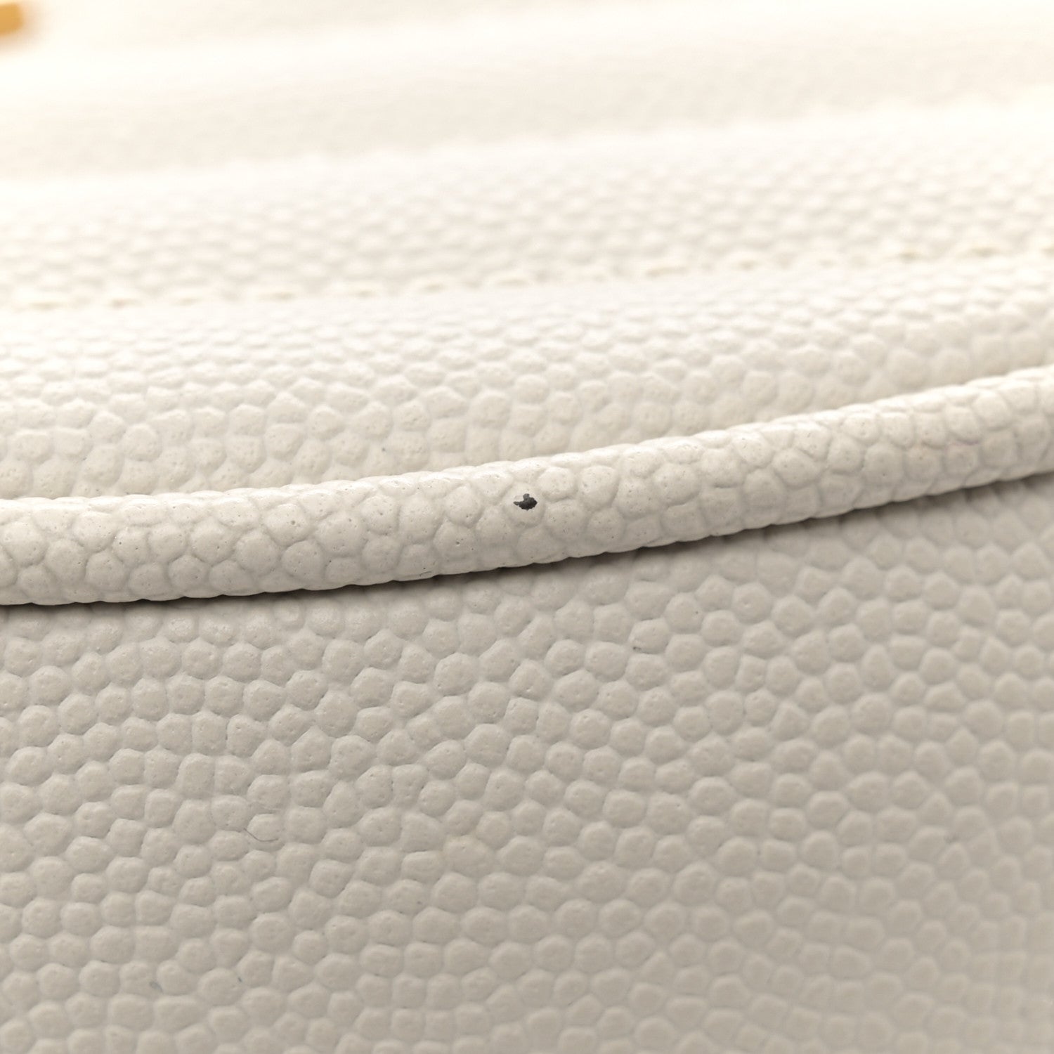 Saint Laurent Grain De Poudre Matelasse Chevron Quilted Round Vinyle Camera Bag Crema Soft 11 of 14