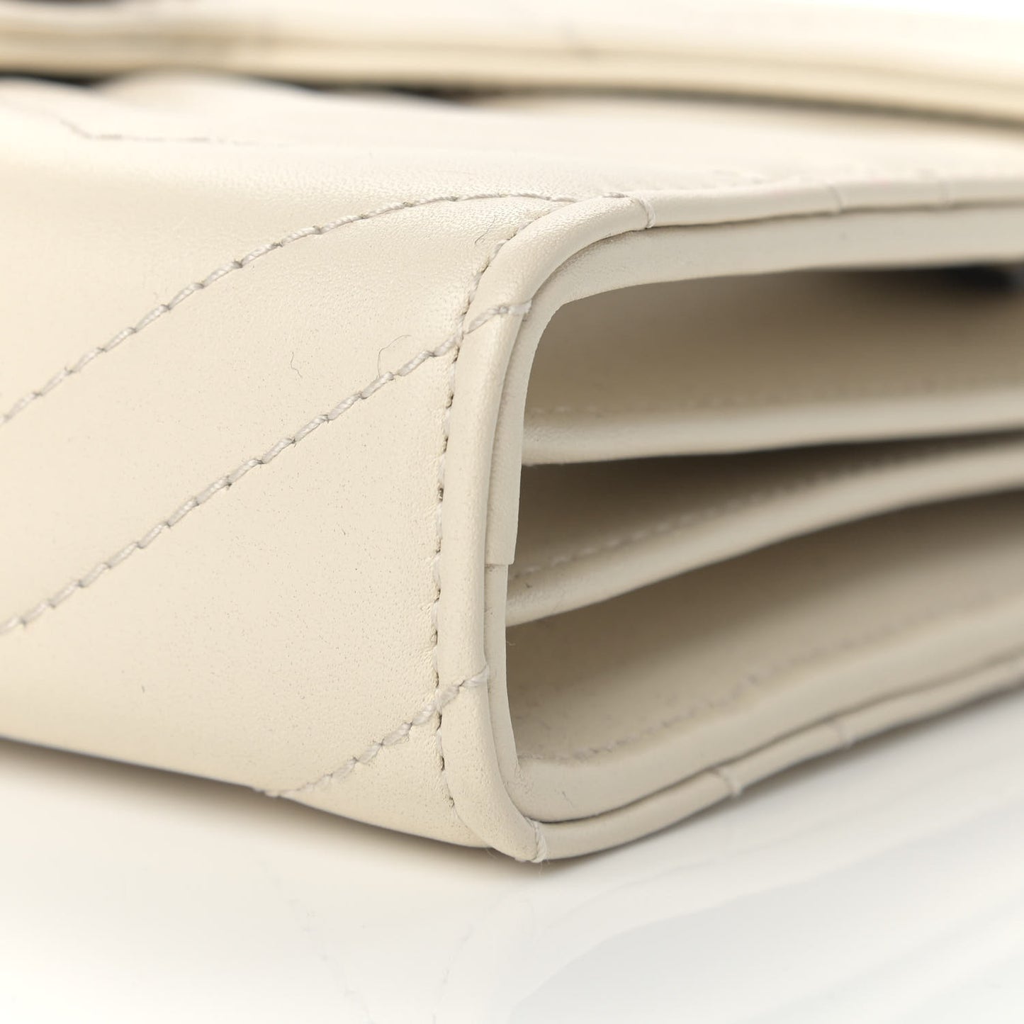 Calfskin Matelasse GG Marmont Chain Wallet Mystic White