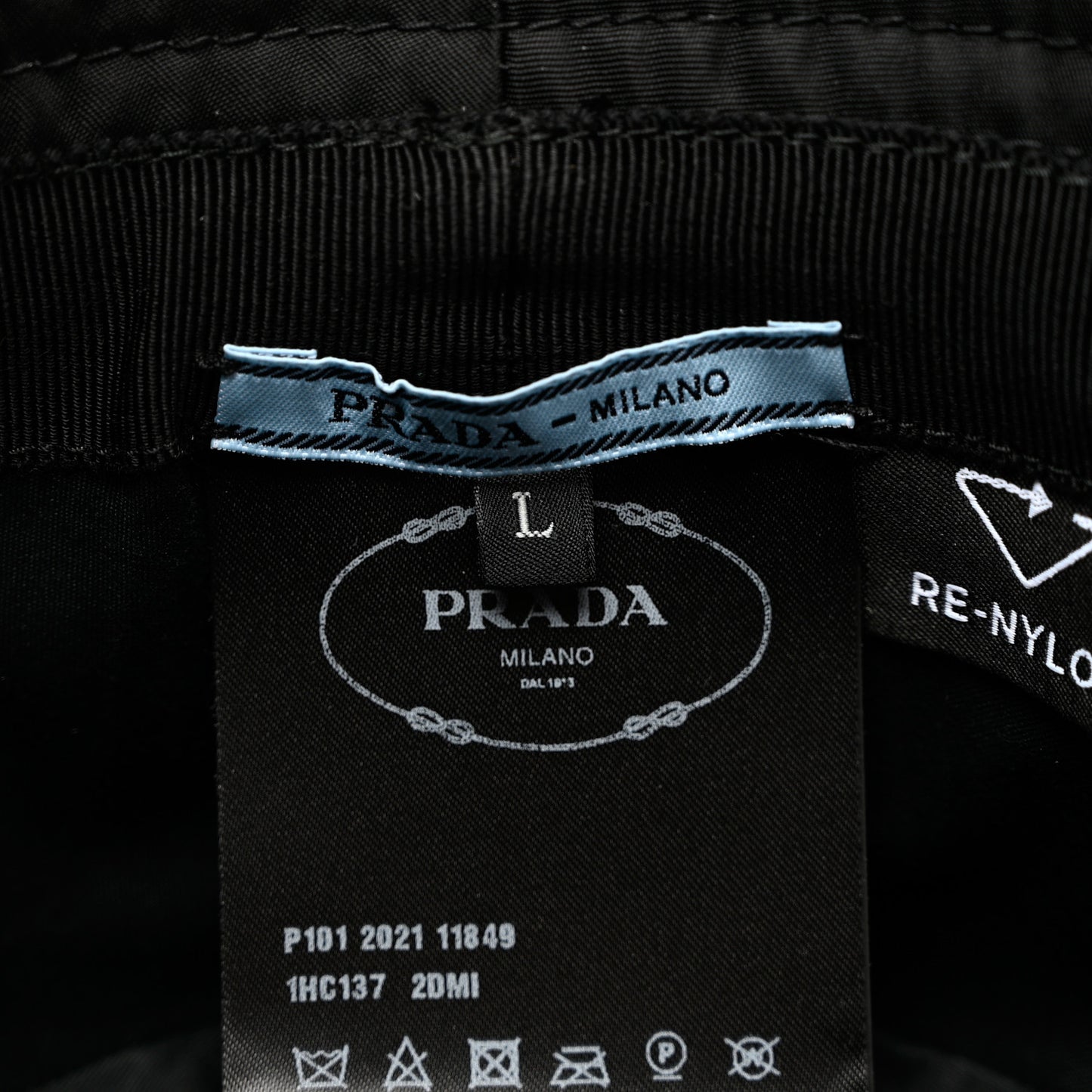 Re-Nylon Metal Triangle Logo Womens Bucket Hat L Black