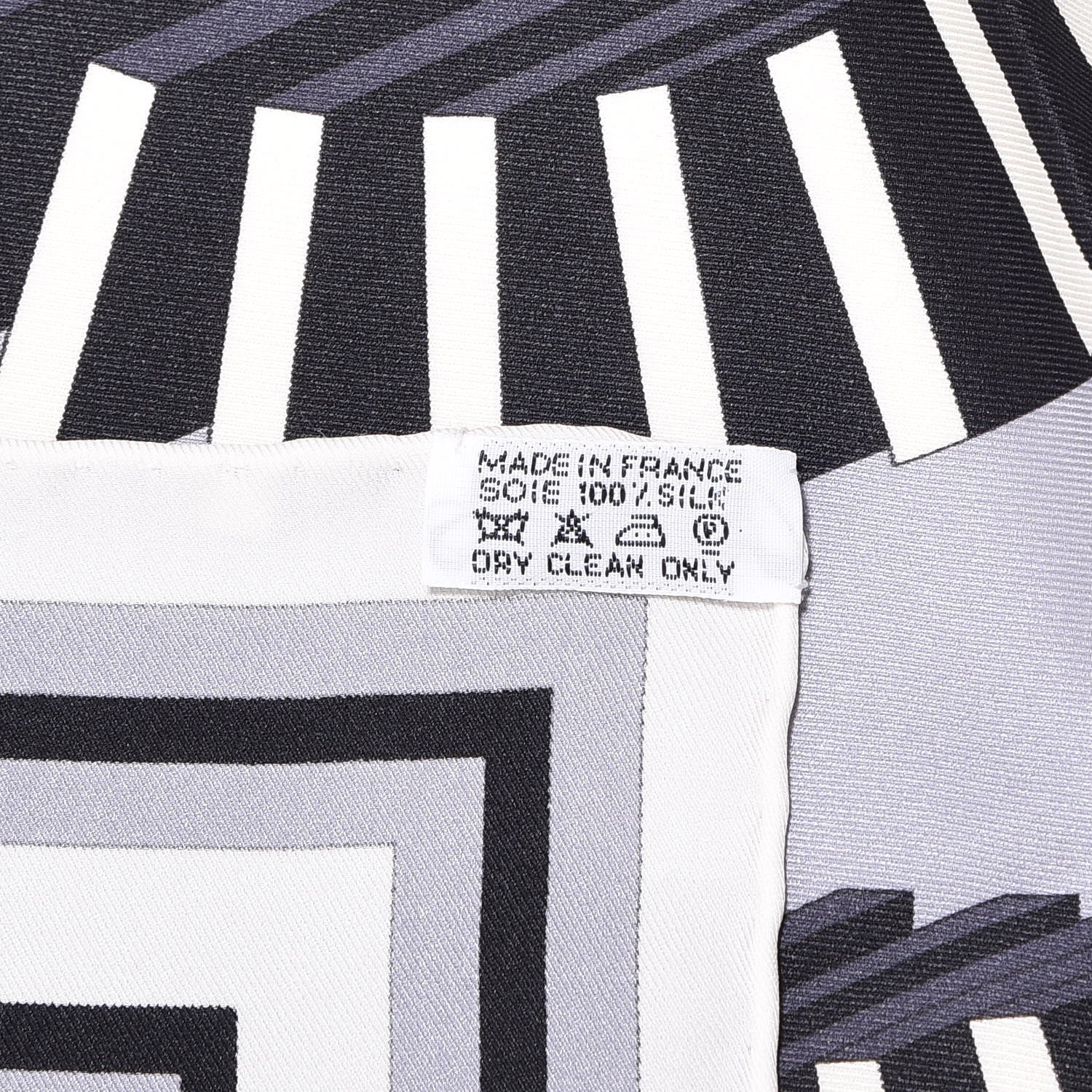 Hermes Silk Vin L'effet Domino Scarf 70 Blanc Gris Anthracite 3 of 4