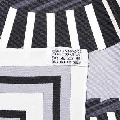 Hermes Silk Vin L'effet Domino Scarf 70 Blanc Gris Anthracite 3 of 4