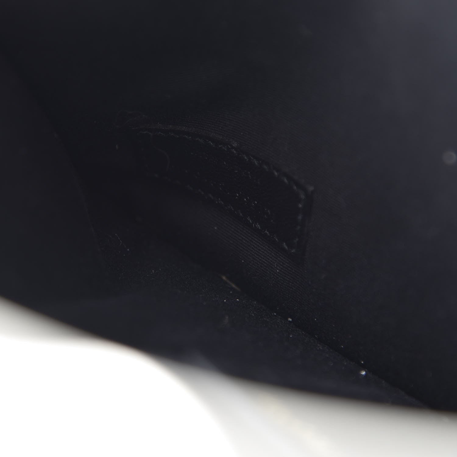 Saint Laurent Smooth Shiny Calfskin Uptown Pouch Crema Soft 7 of 10