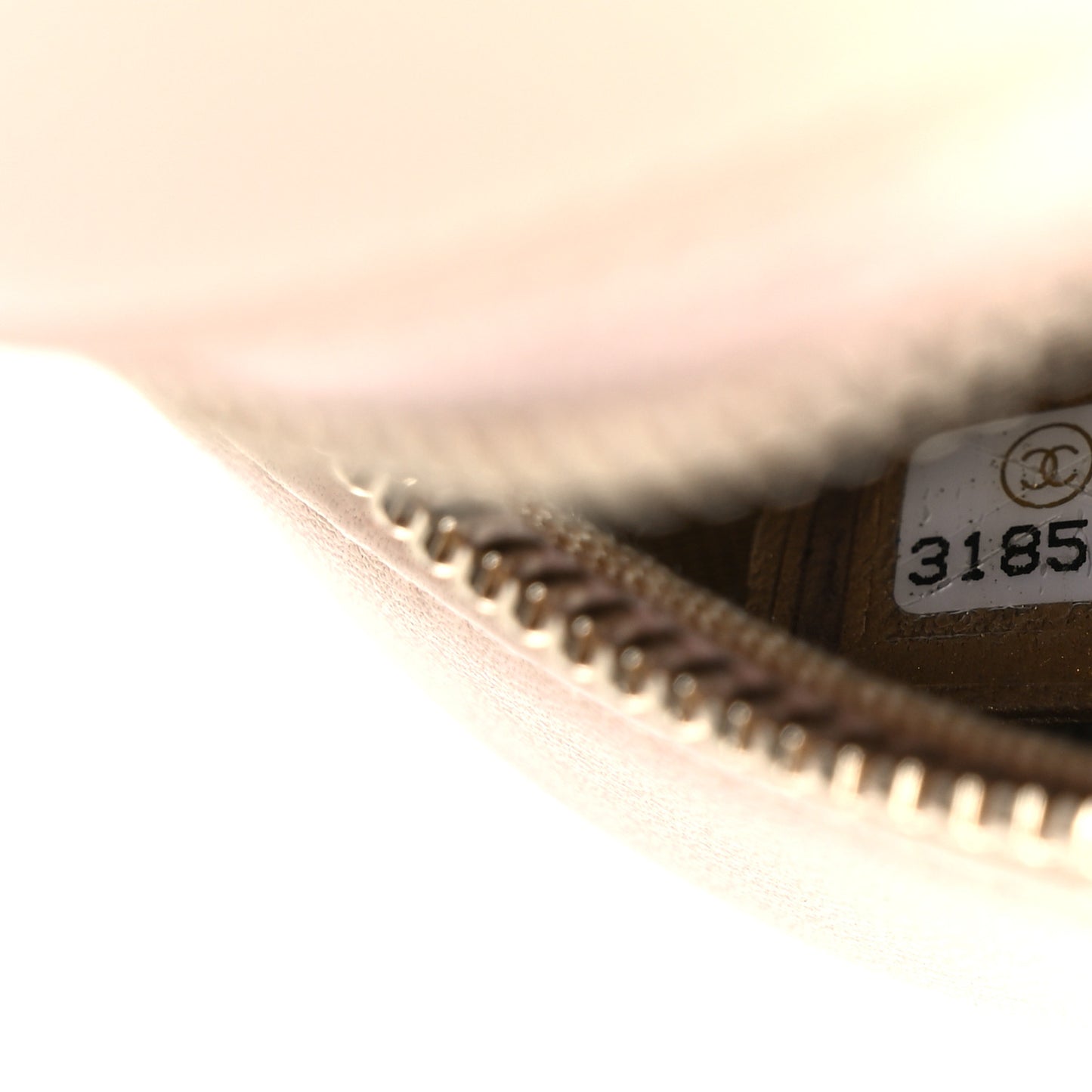 Lambskin Quilted Round Pearl Crush Clutch With Chain Pink