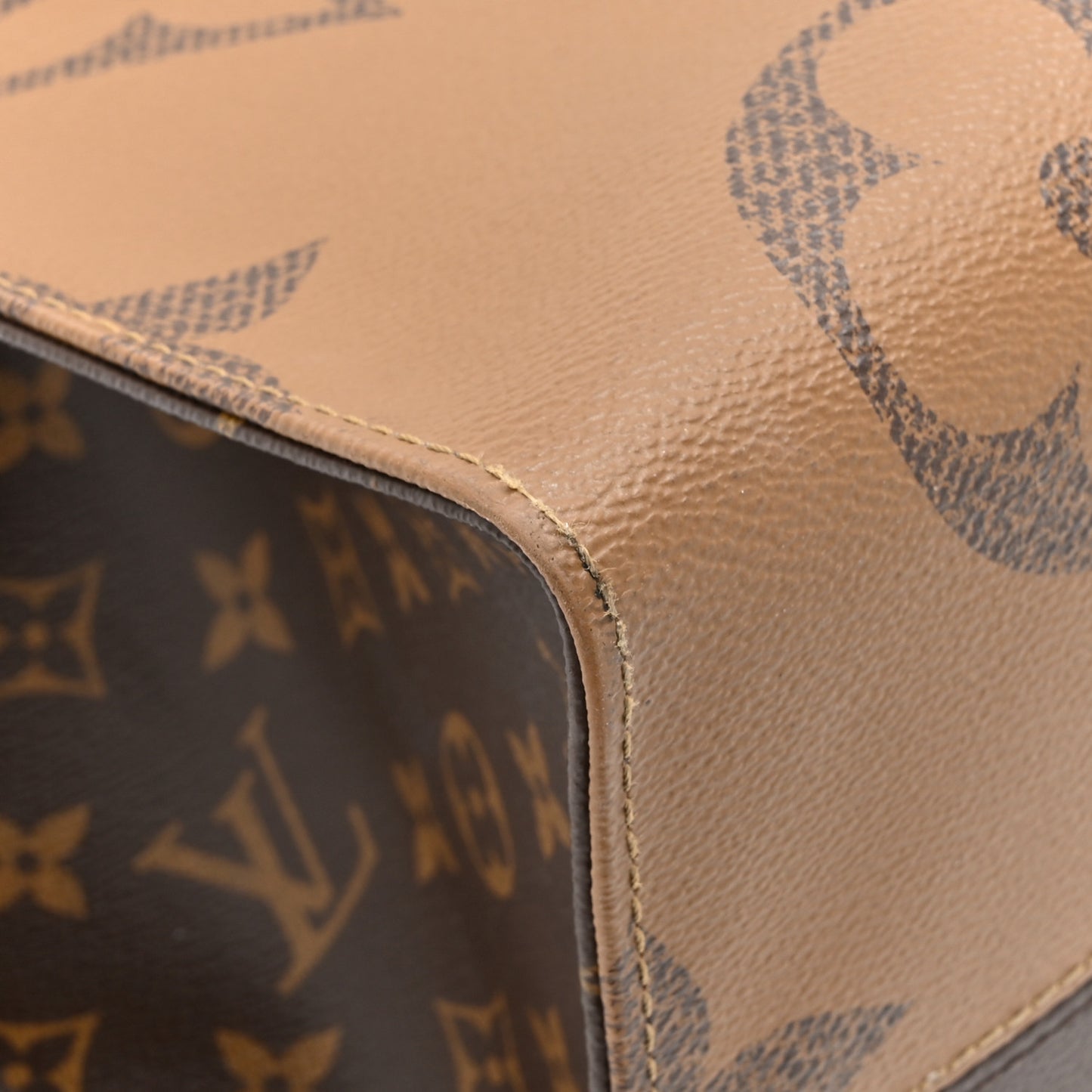 Reverse Monogram Giant Onthego GM