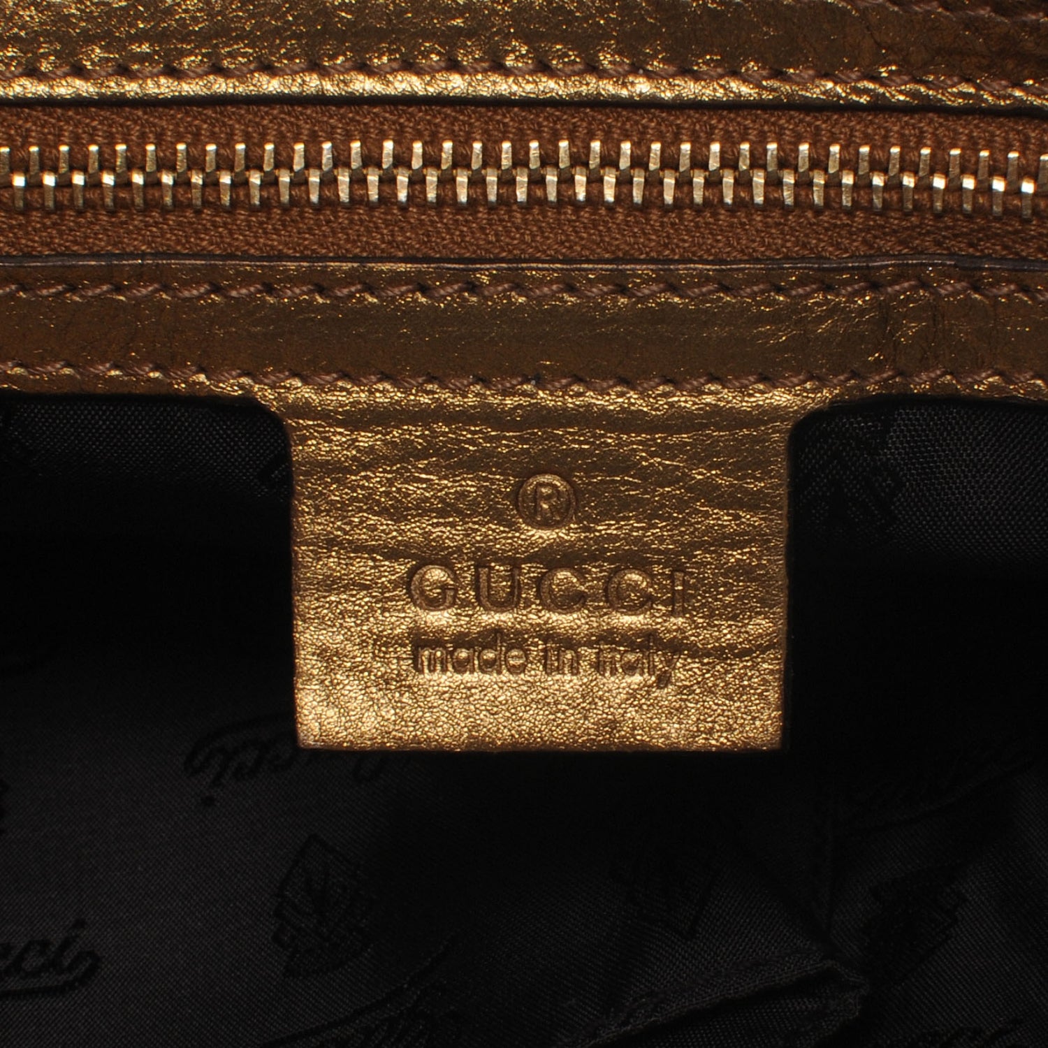 Gucci Patent Hysteria Large Clutch Metallic Gold 6 of 8