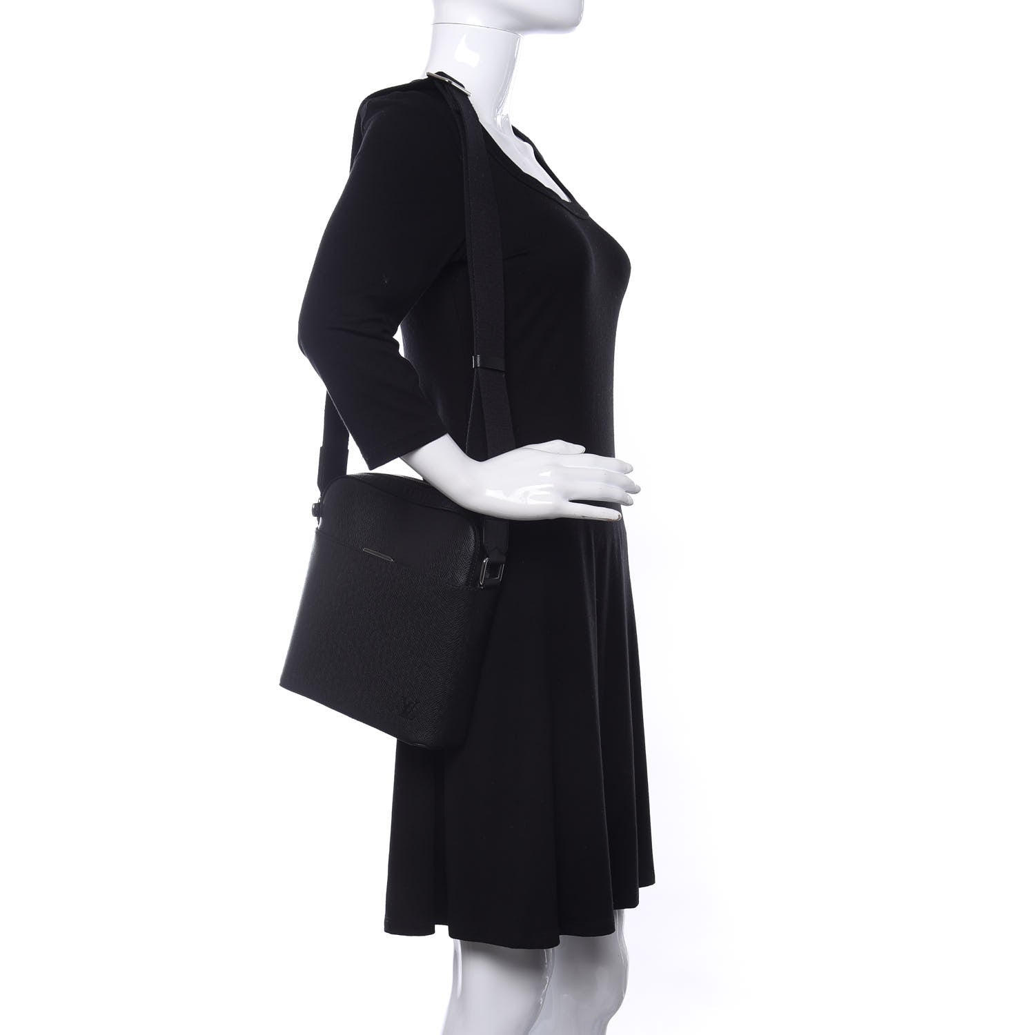 Louis Vuitton Taiga Anton Pochette Black 2 of 8