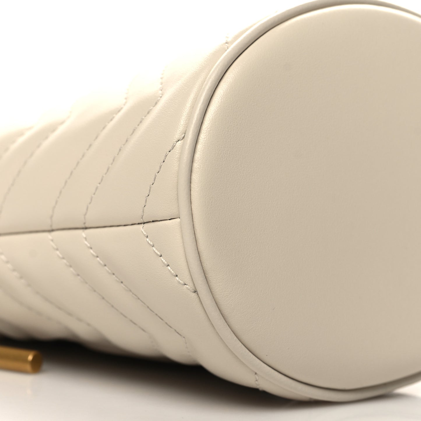 Calfskin Matelasse Mini GG Marmont 2.0 Bucket Bag White