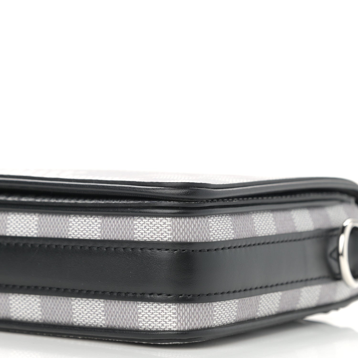 Louis Vuitton Damier Graphite 3D Studio Messenger Antarctica 8 of 8