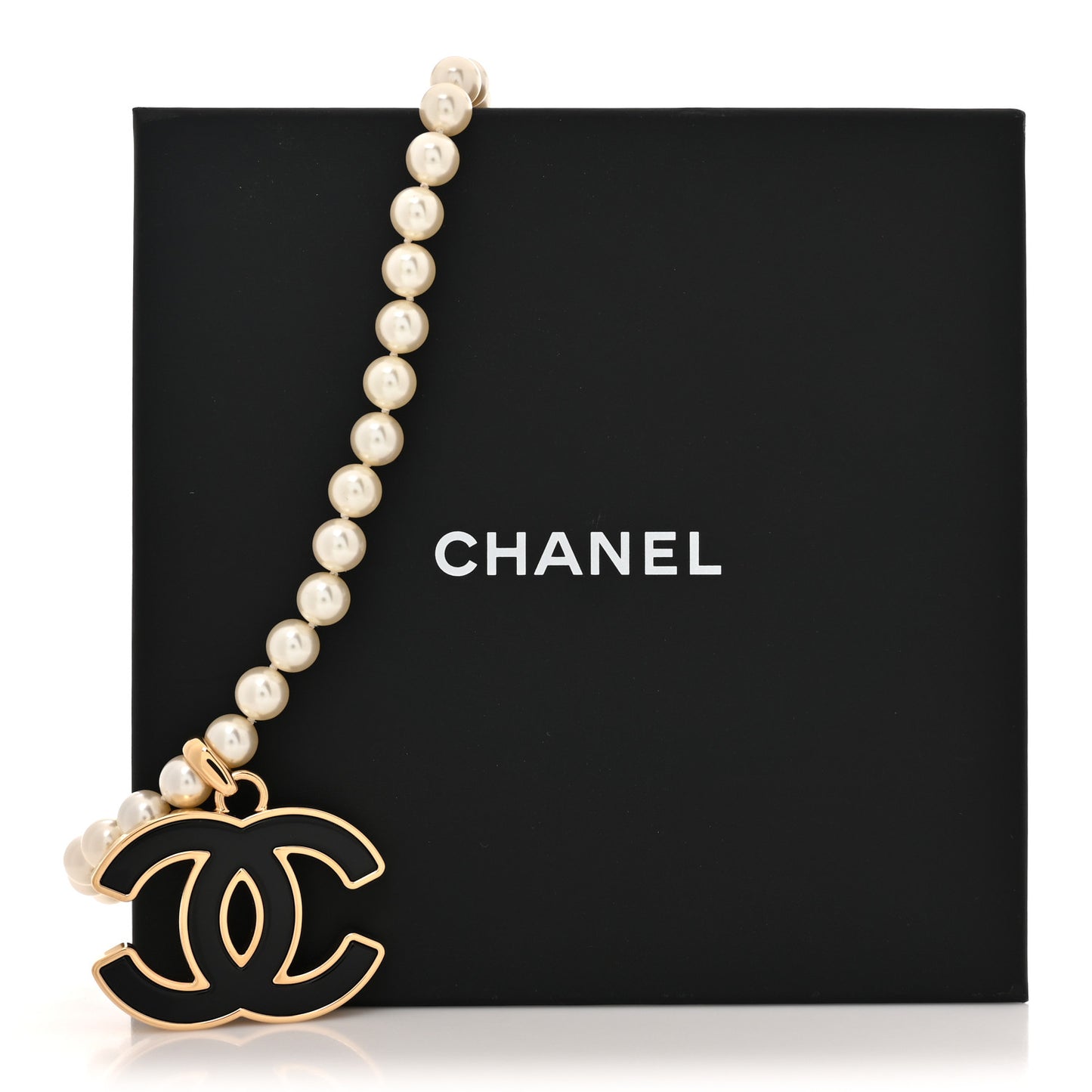 Pearl Resin CC Short Necklace Gold Black