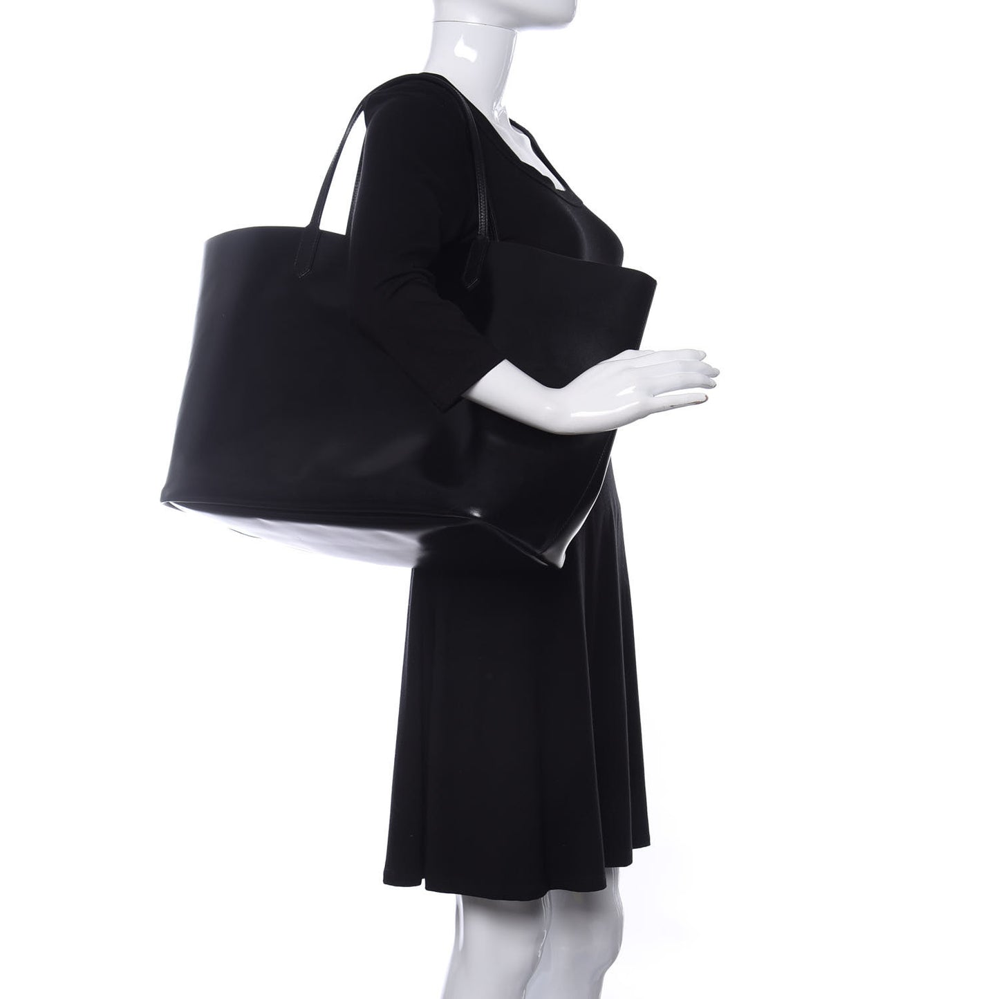 Calfskin Large Antigona Tote Black