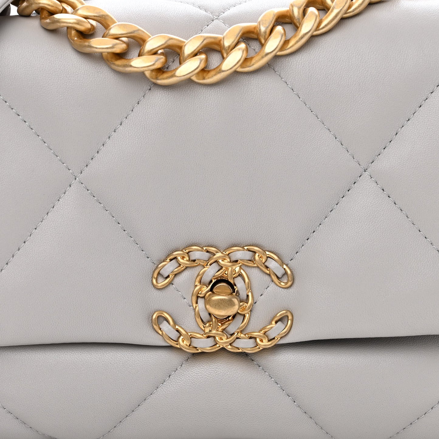 Lambskin Quilted Medium Chanel 19 Flap Grey
