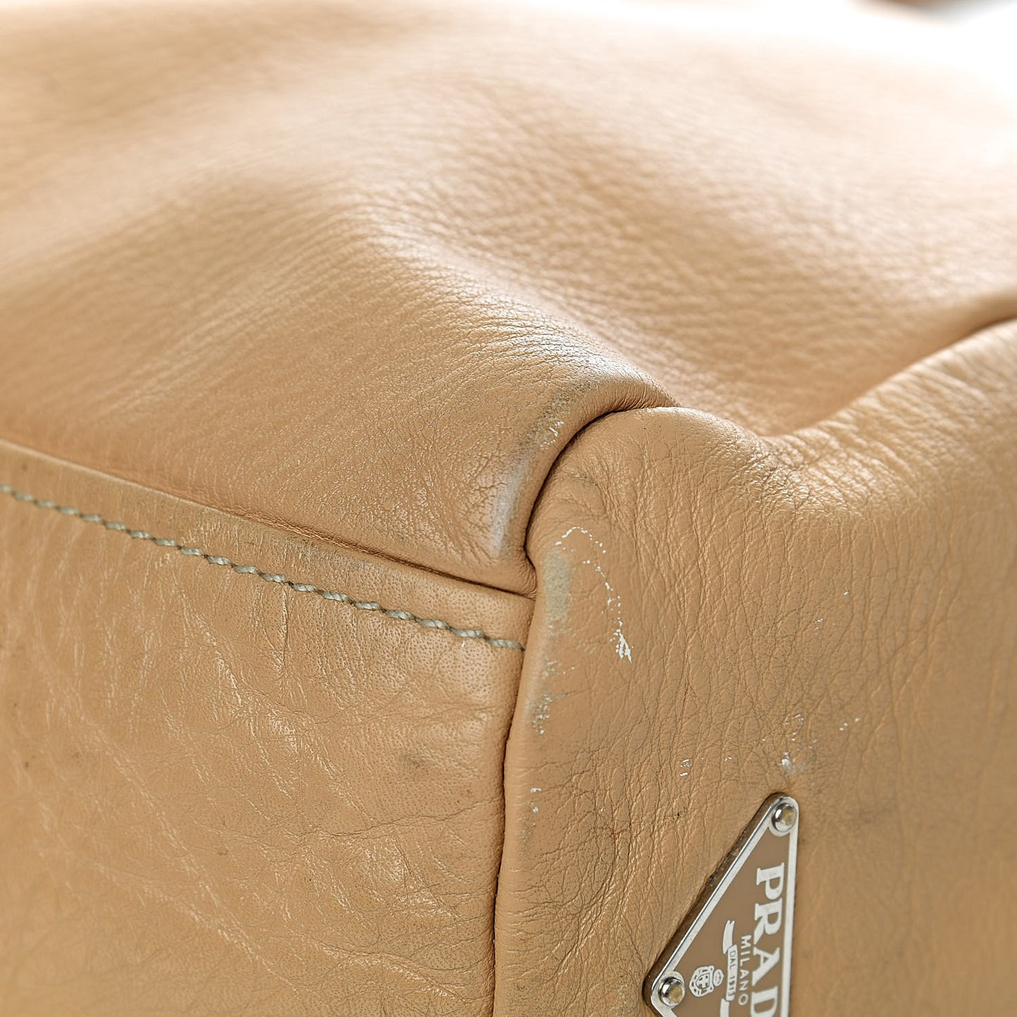 Vitello Daino Buckle Tote Sabbia