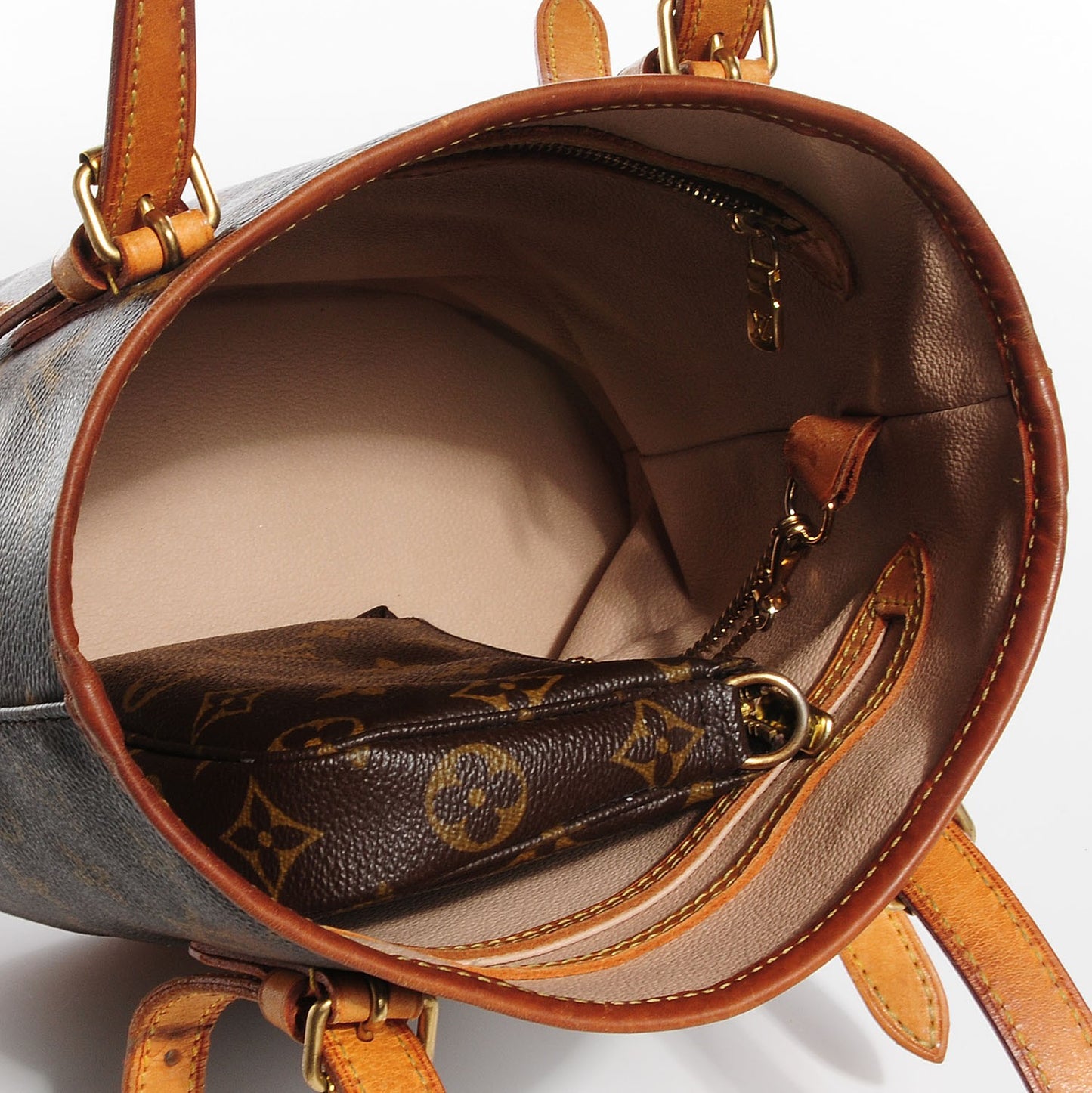 Monogram Petit Bucket 23