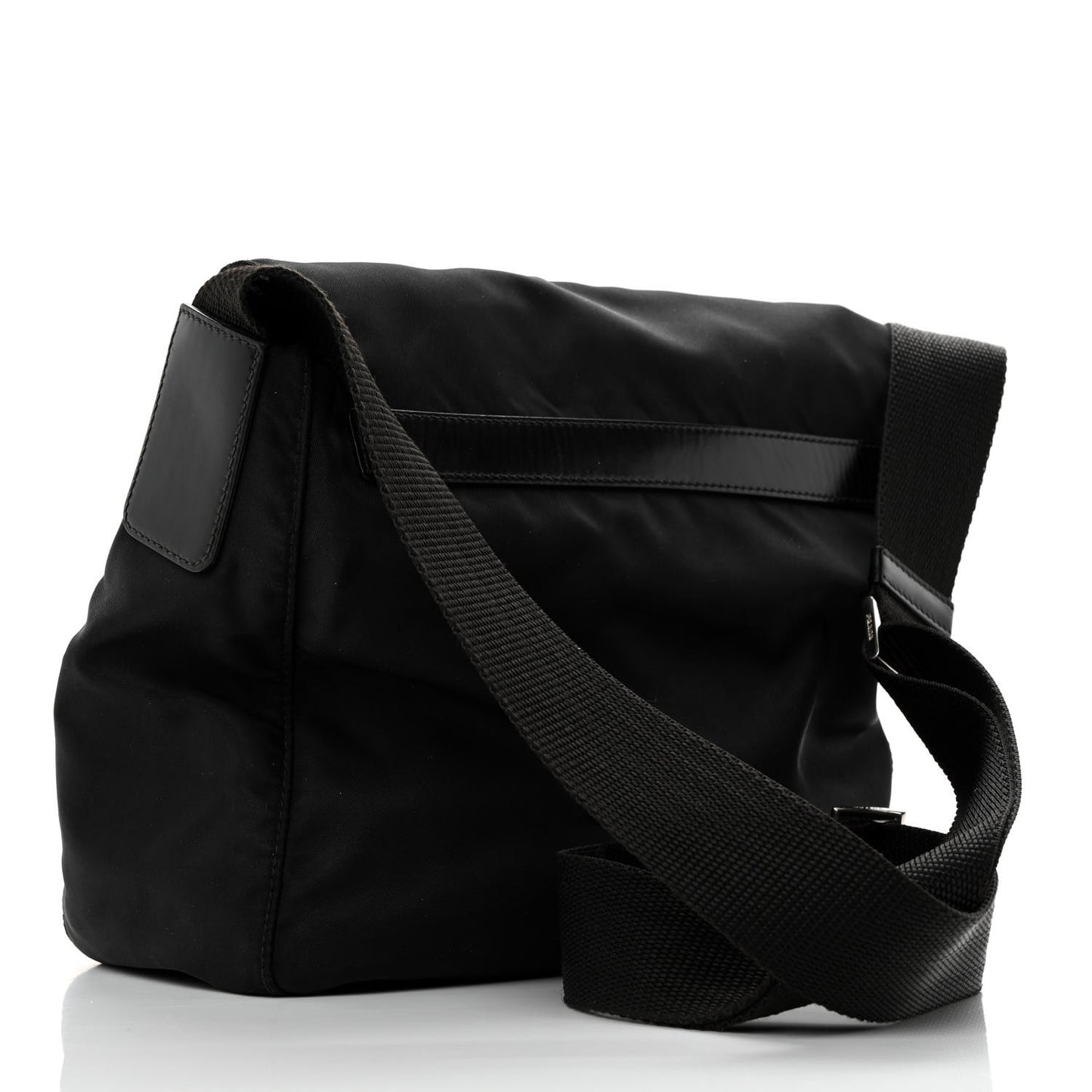 Nylon Vela Messenger Black