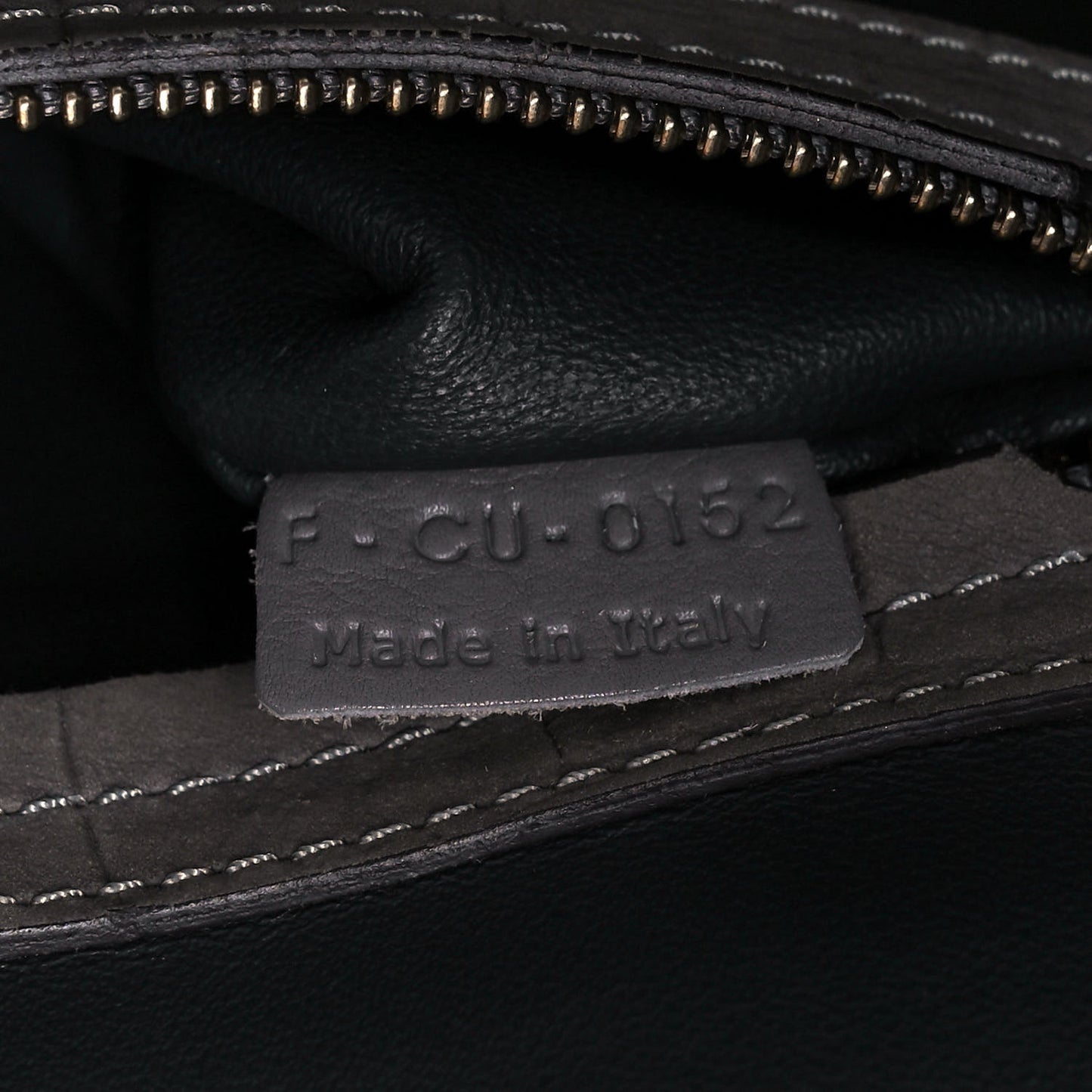 Crocodile Embossed Nubuck Medium Phantom Luggage Grey