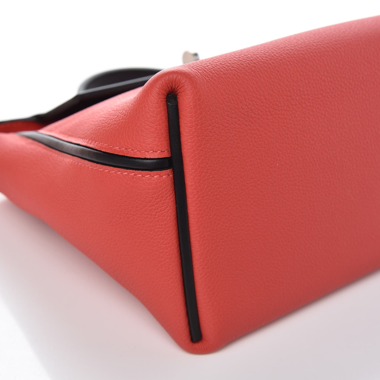 Togo Swift 24/24 29 Rouge Pivoine Black