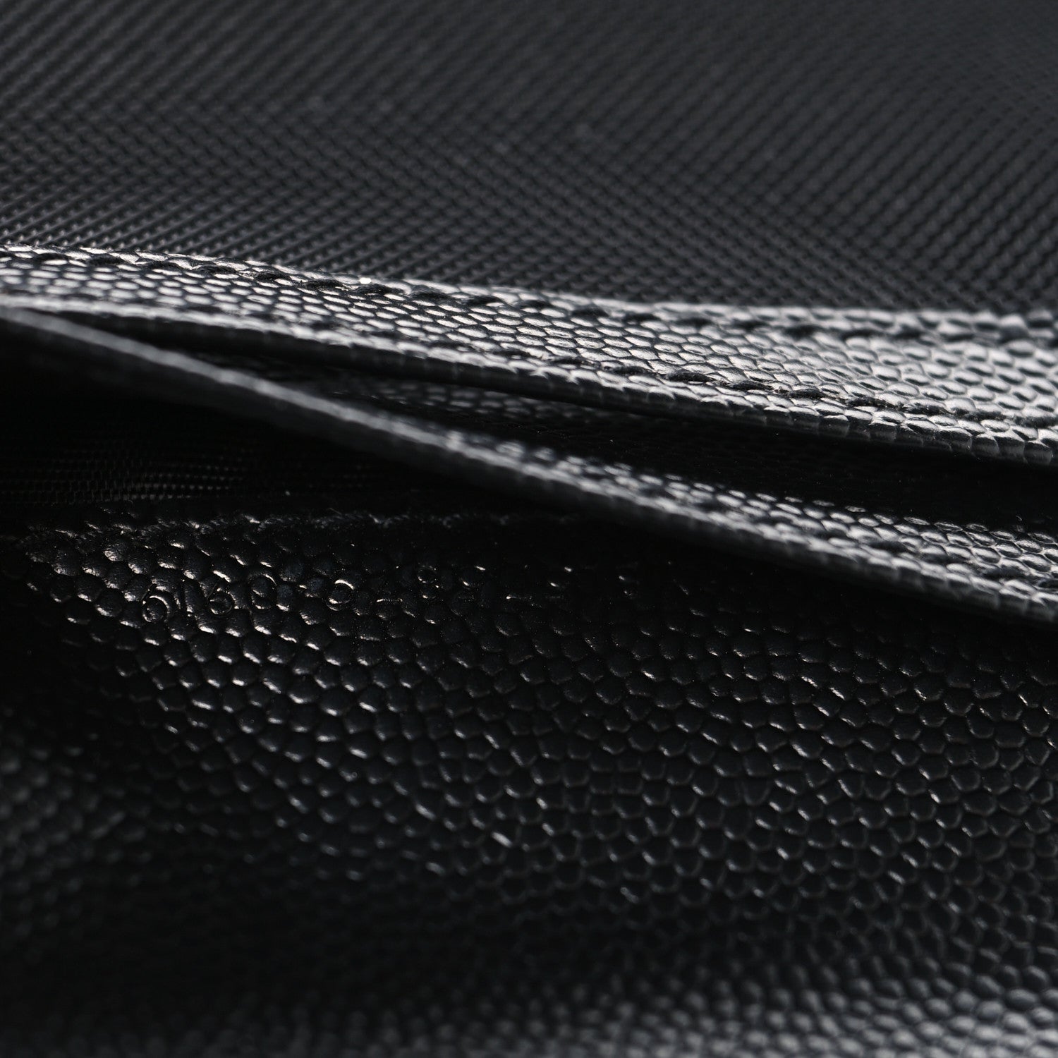 Saint Laurent Grain De Poudre Matelasse Chevron Monogram Zipped Card Case Black Black 8 of 9