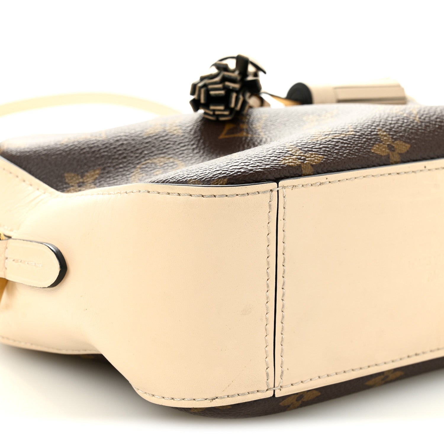 Louis Vuitton Monogram Saintonge Creme 9 of 11