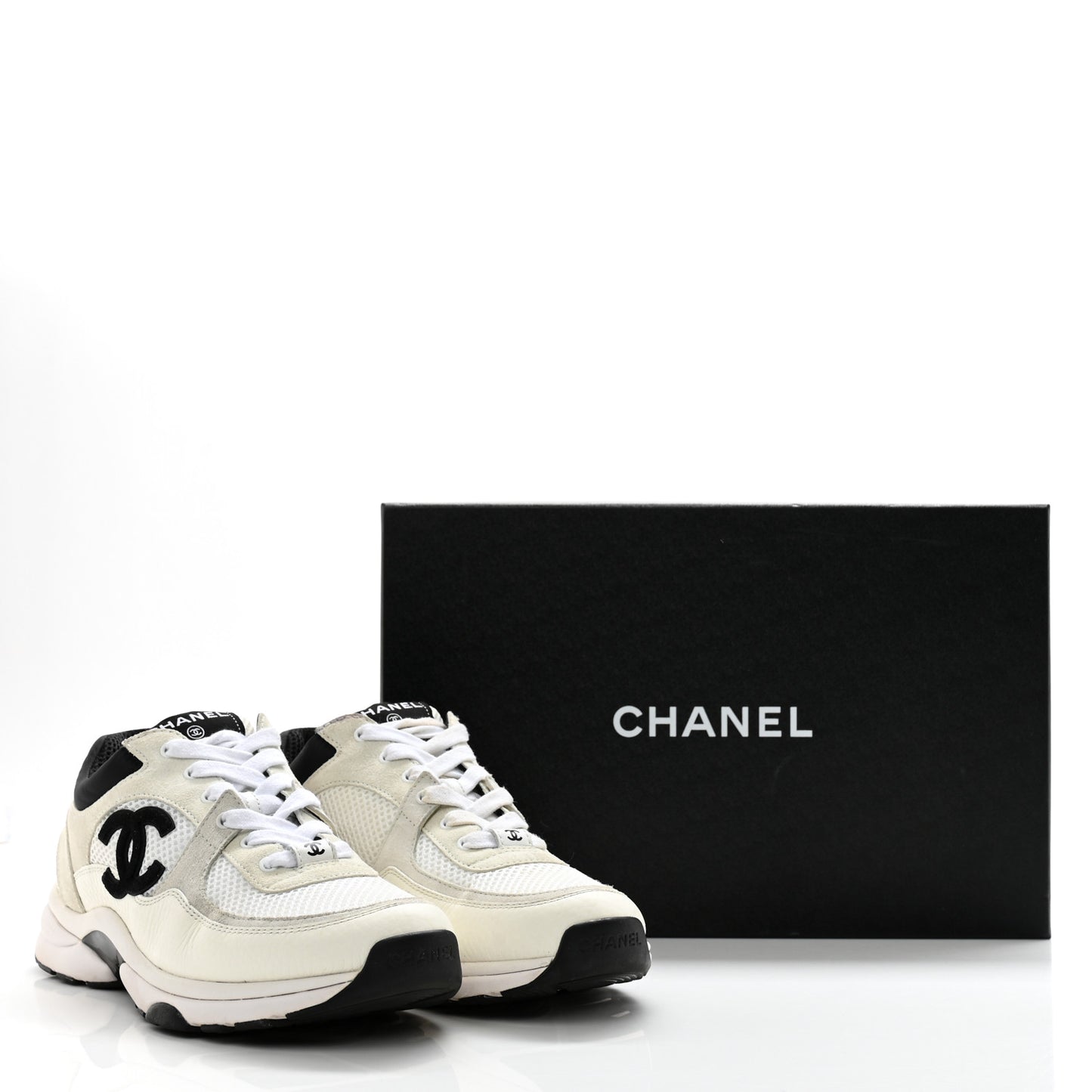 Mesh Suede Calfskin Grained Calfskin Womens CC Sneakers 39 White Black