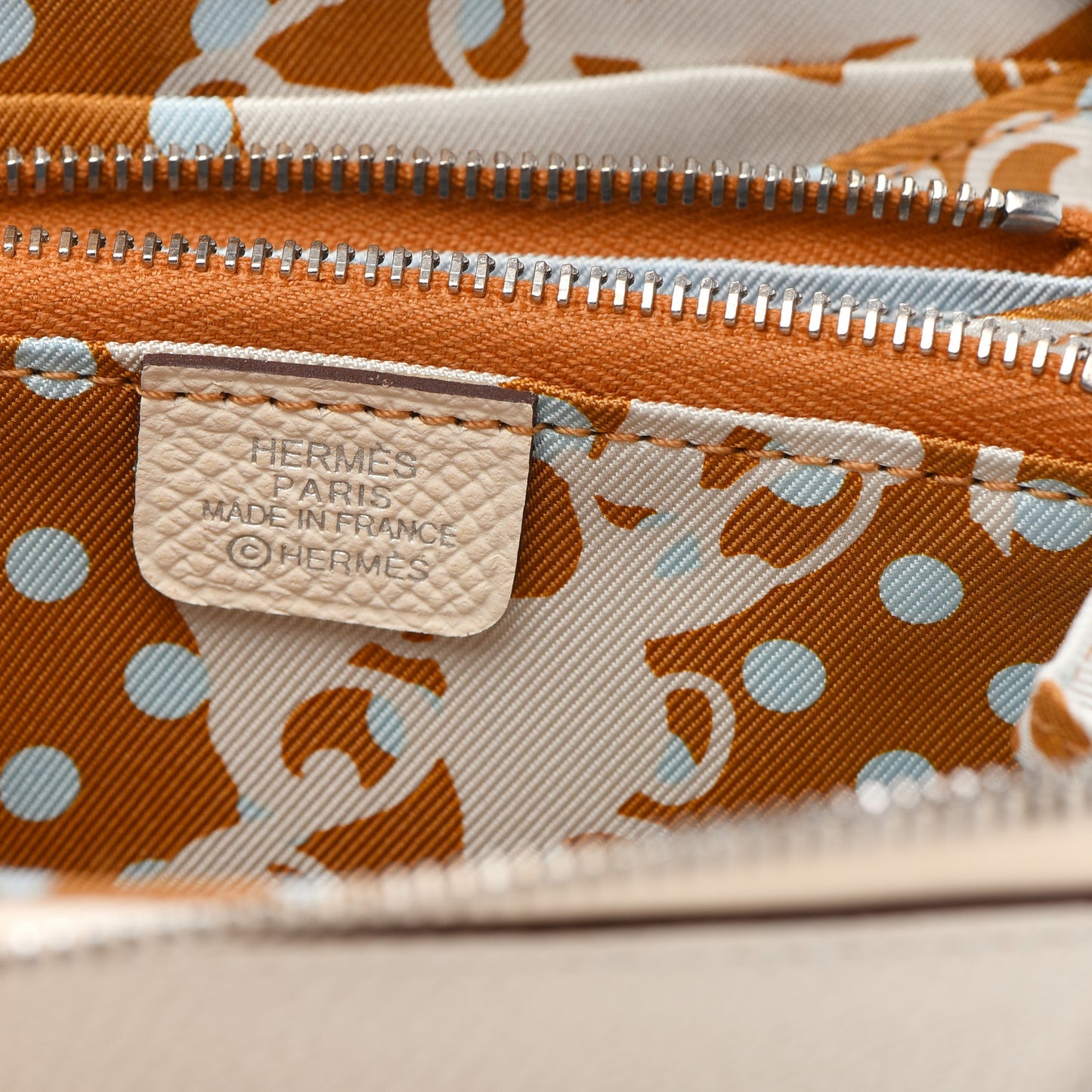 Epsom Silk'in Compact Wallet Nata