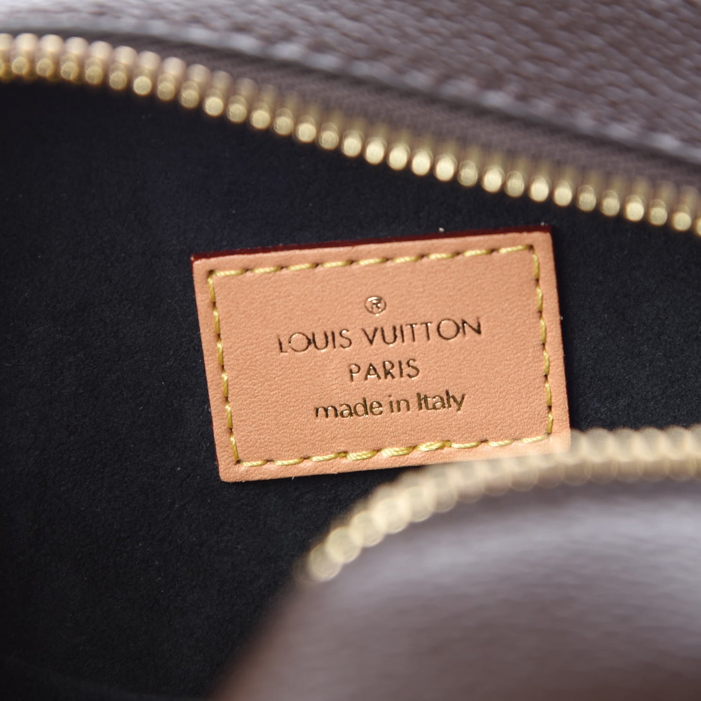 Reverse Monogram Giant Boite Chapeau Souple