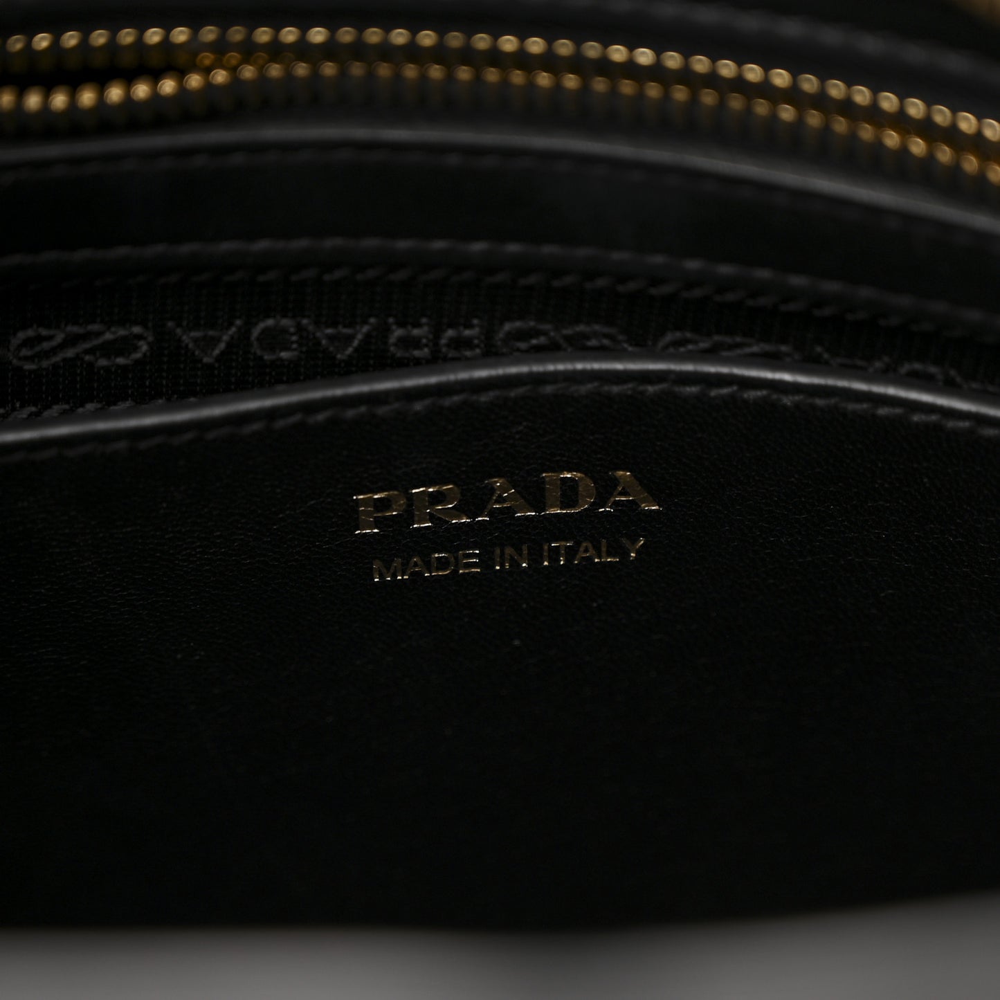 Saffiano City Calfskin Medium Esplanade Tote Black