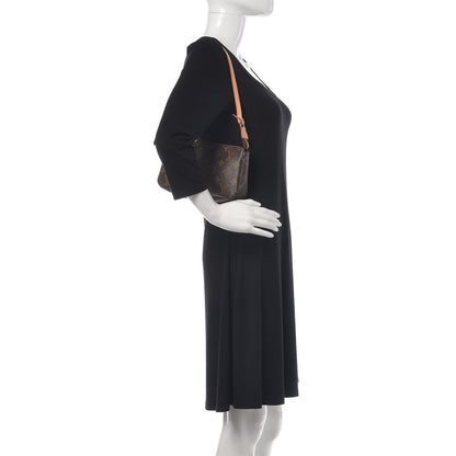 Louis Vuitton Monogram Pochette Accessories NM 2 of 10