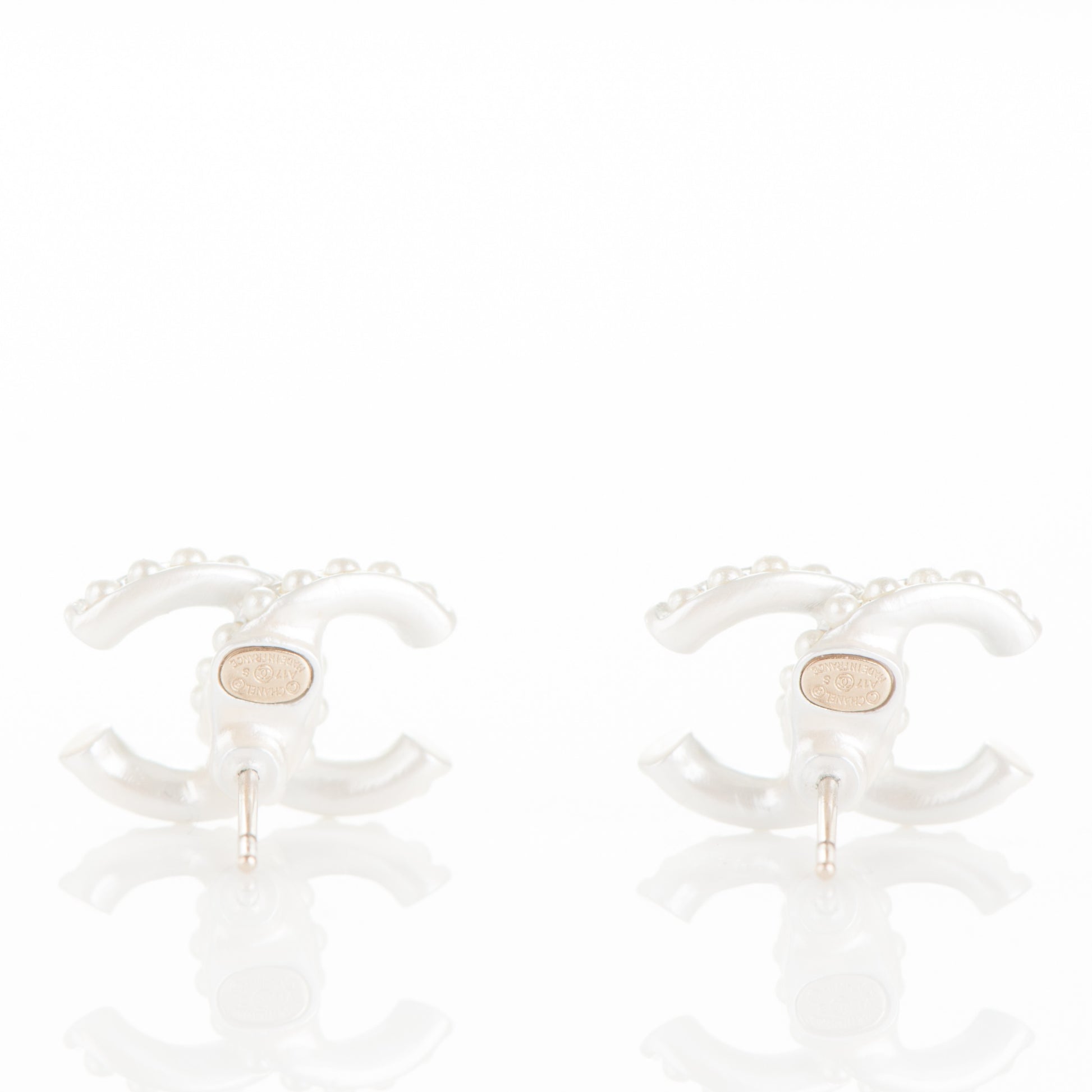Chanel Pearl CC Earrings Gold Pearly White 3 of 4