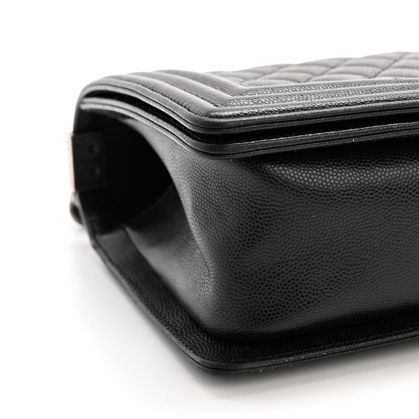 Caviar Quilted Medium Boy Flap Black