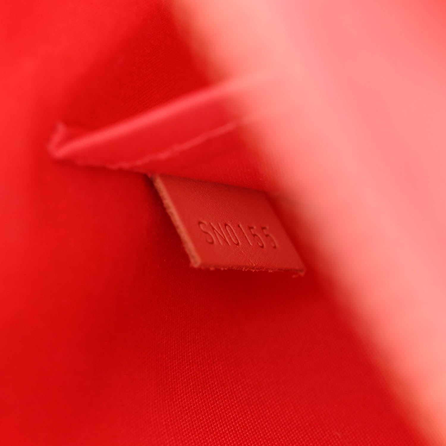 Louis Vuitton Vernis Alma BB Rose Litchi 7 of 10