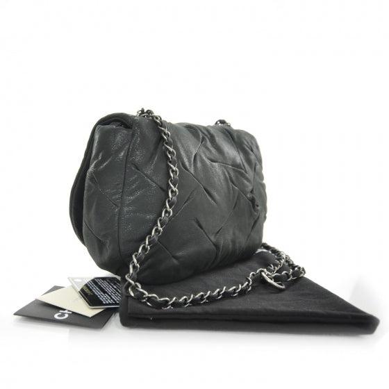 Chanel Iridescent Calfskin Glint Messenger Flap Black 3 of 9