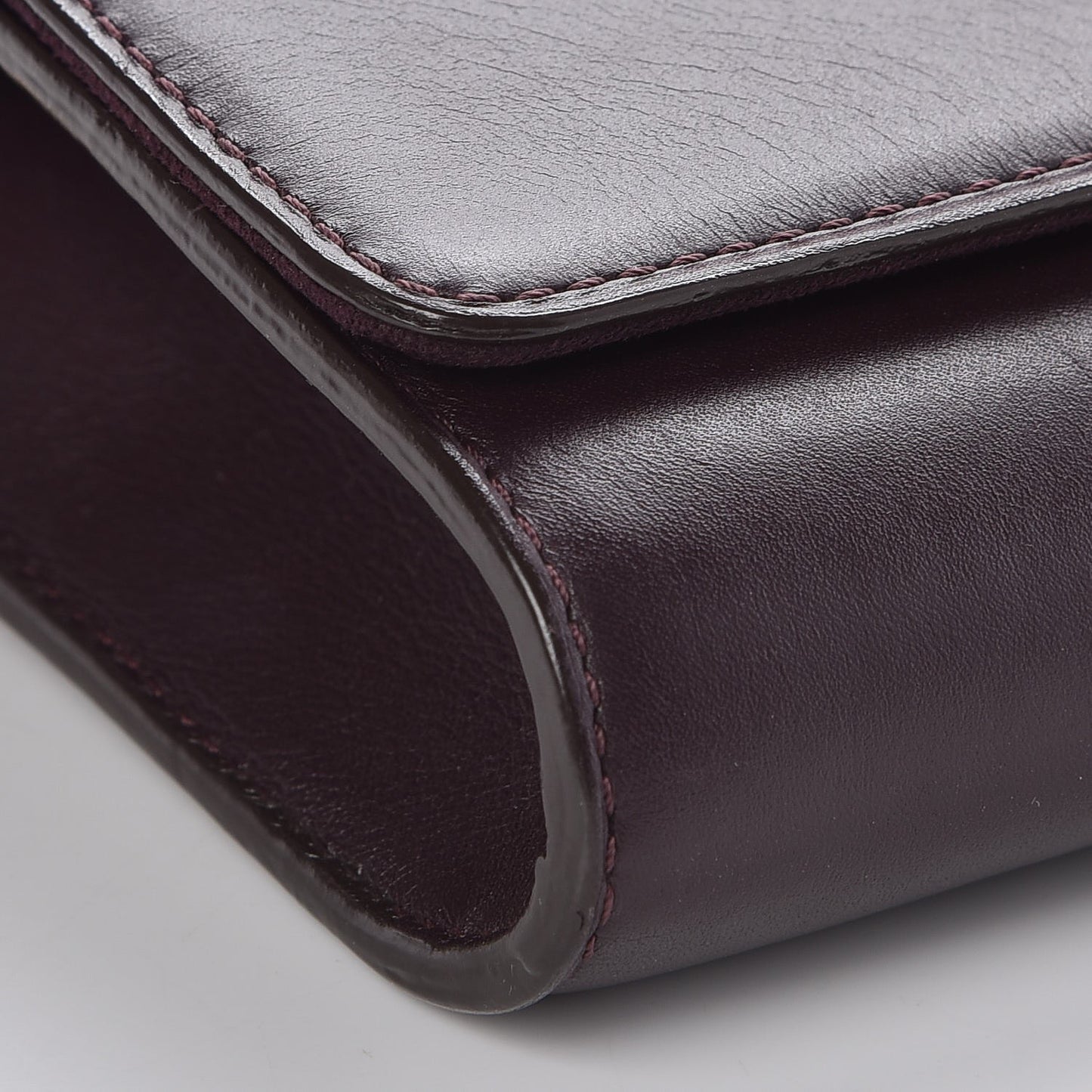 Calfskin Chain Louise GM Amarante