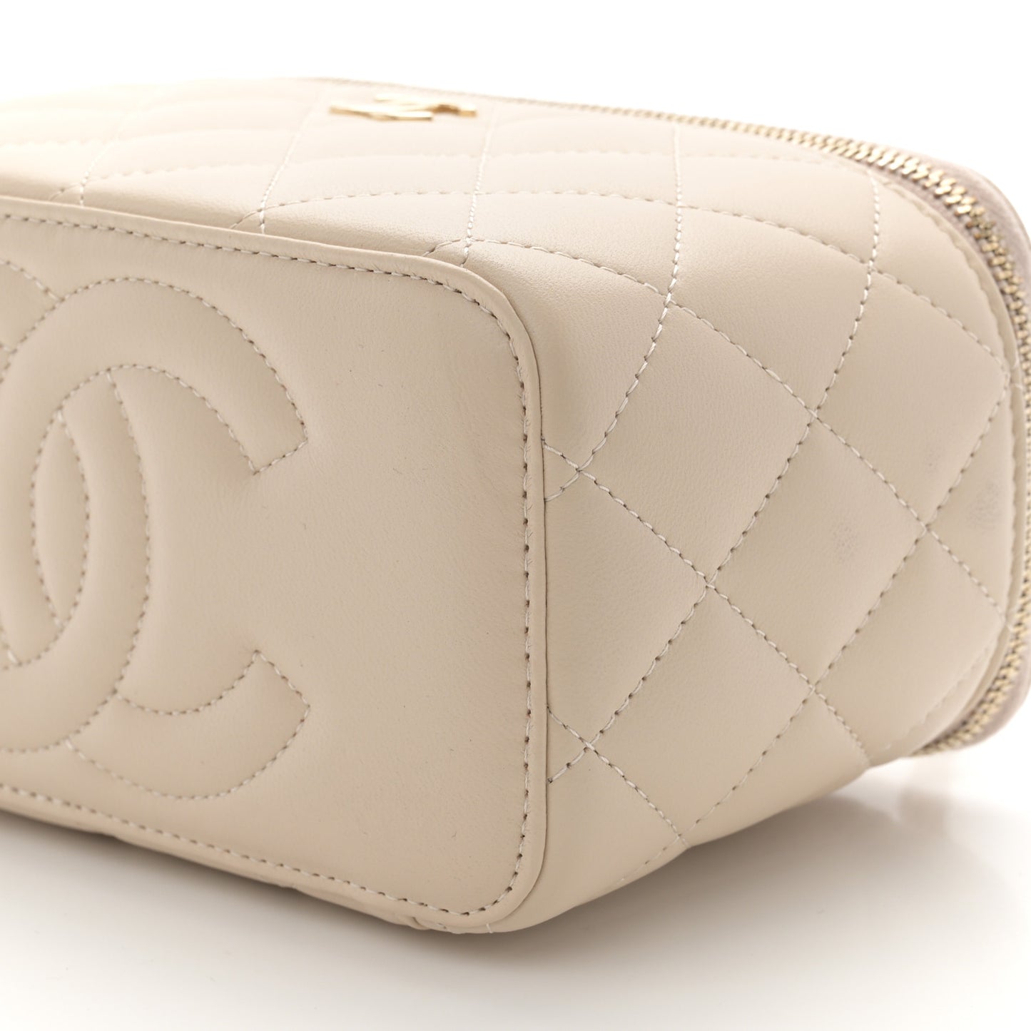 Lambskin Quilted Small Top Handle Vanity Case With Chain Ecru Dark Beige