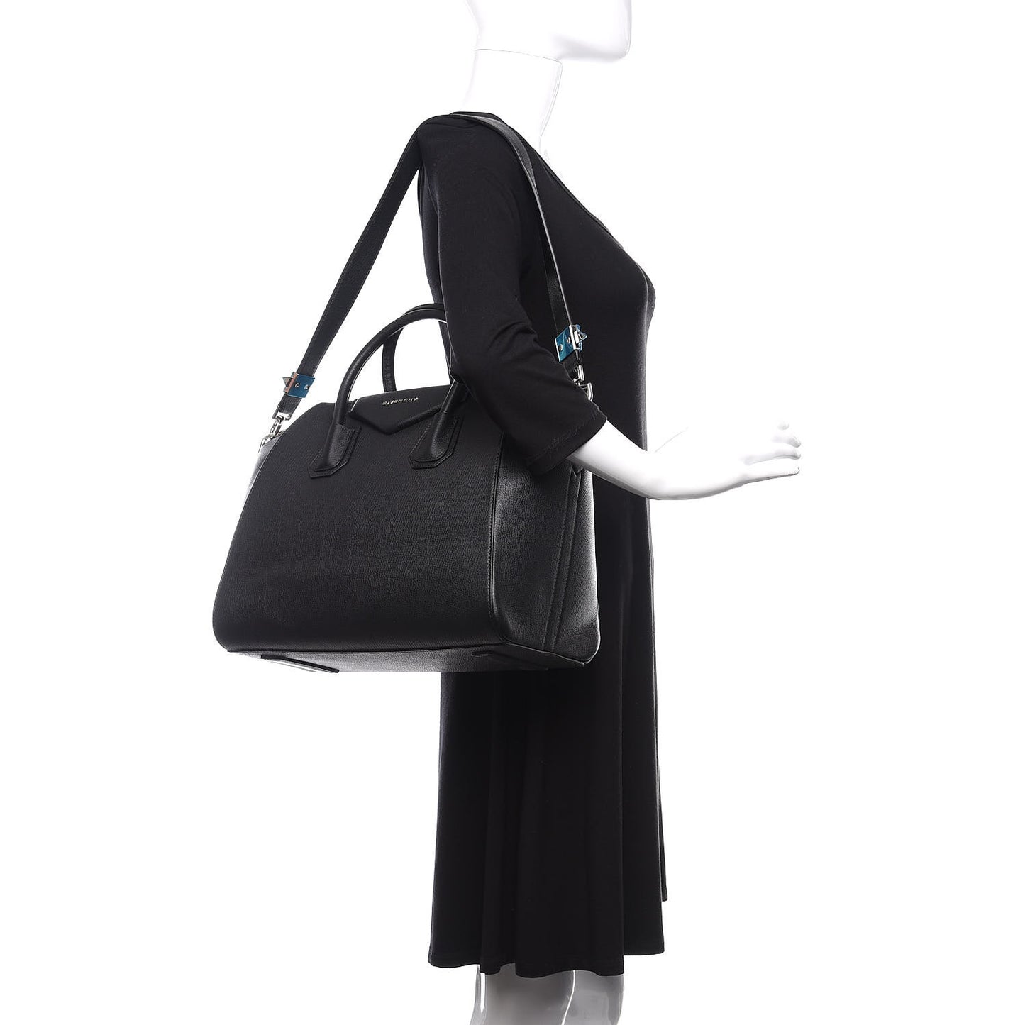 Sugar Goatskin Medium Antigona Black