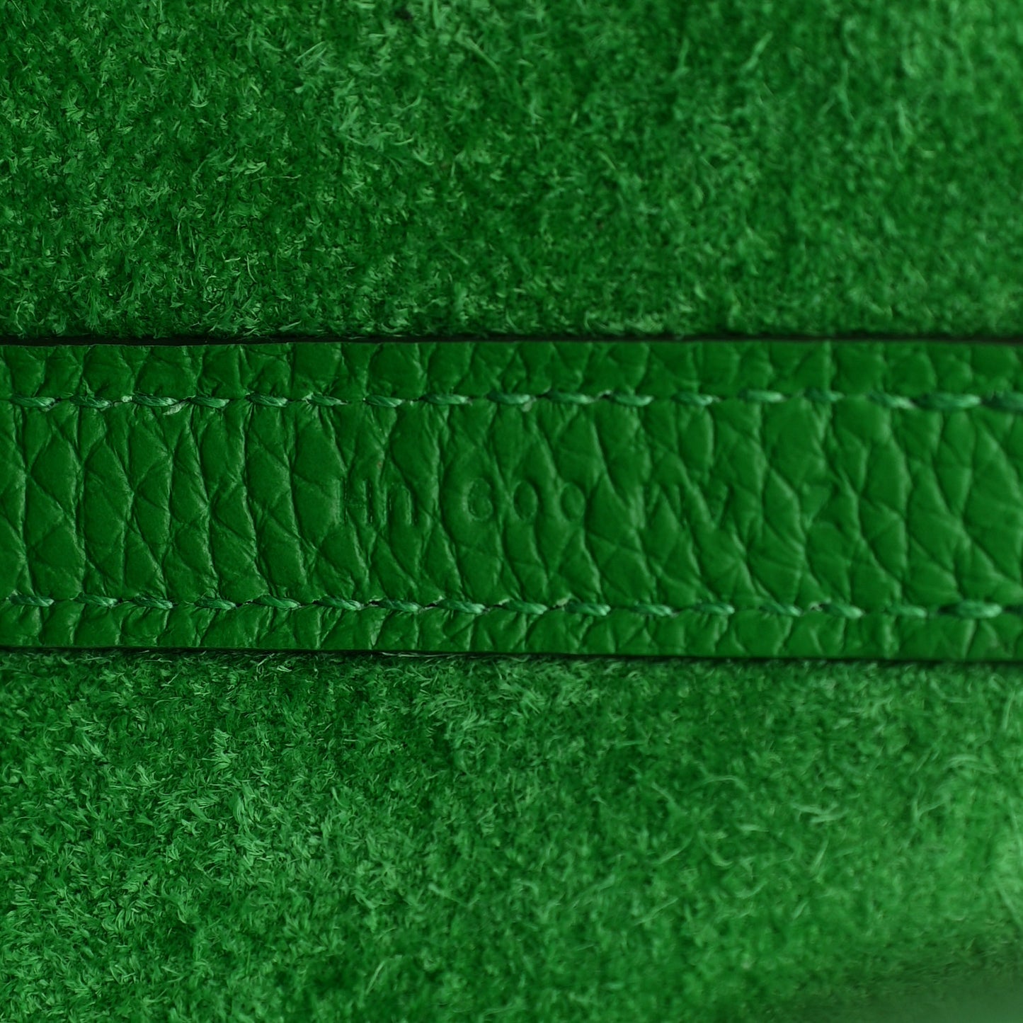 Taurillon Clemence Monochrome Picotin Lock 18 PM Bambou