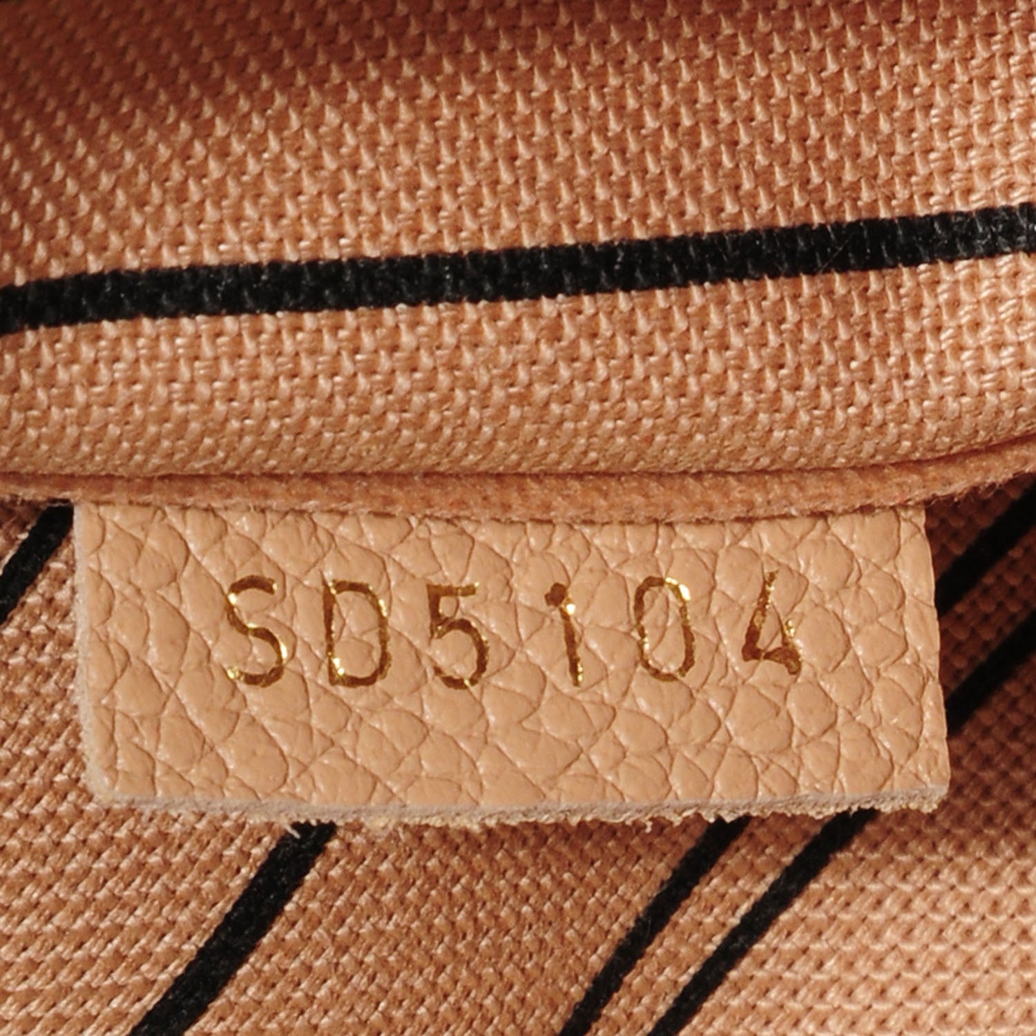 Louis Vuitton Empreinte Montaigne MM Dune 8 of 8