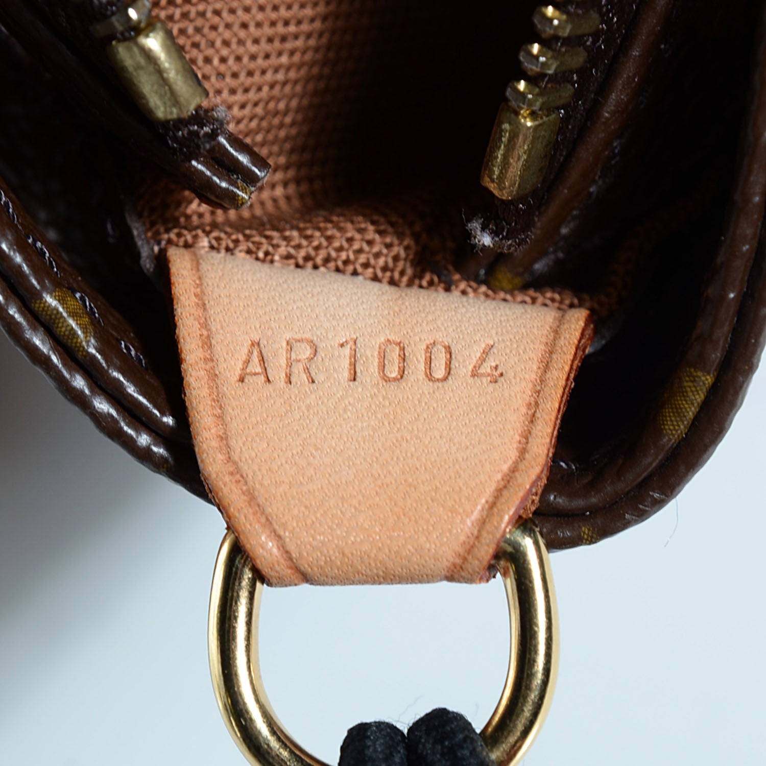 Louis Vuitton Monogram Cabas Mezzo 7 of 7