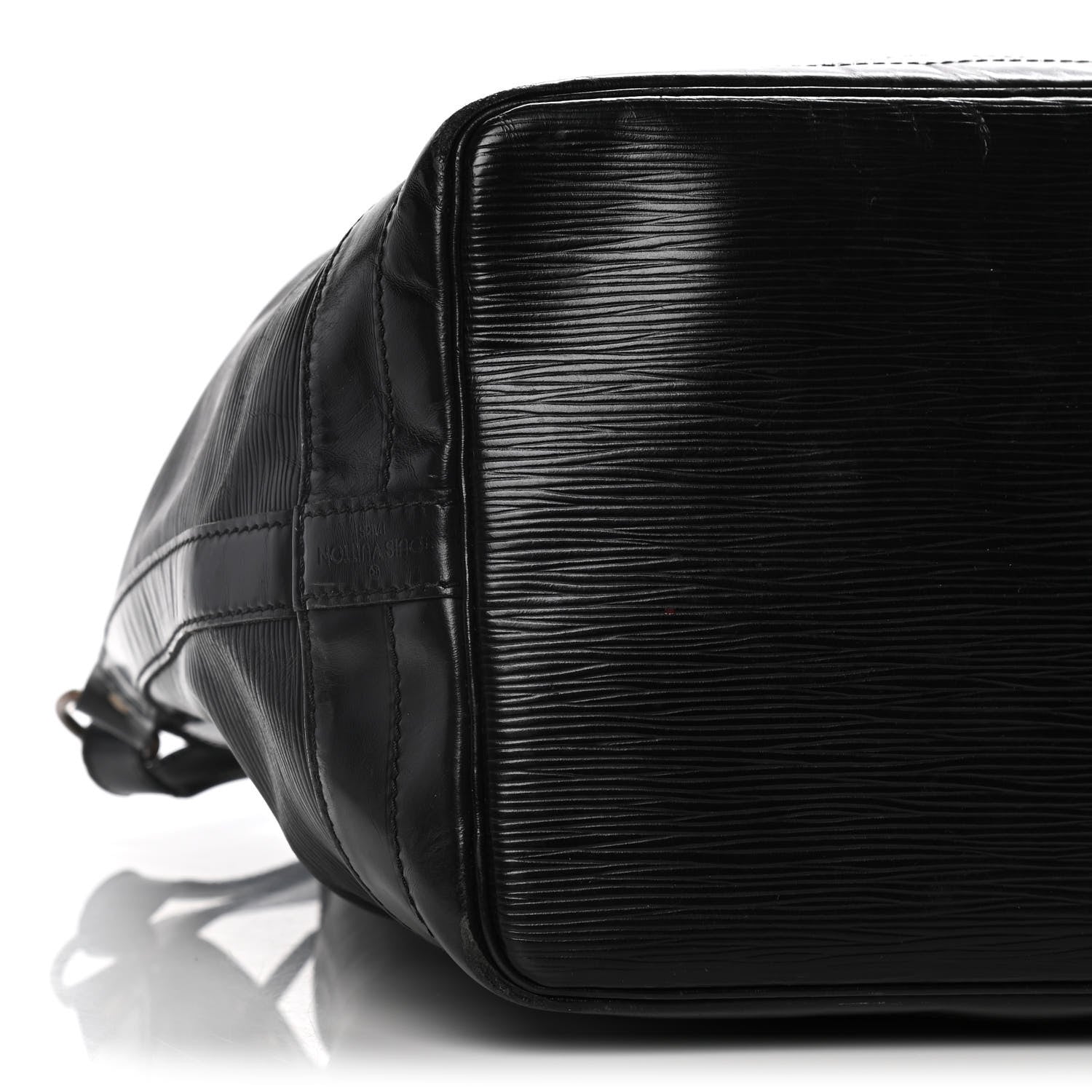 Louis Vuitton Epi Noe Black 9 of 25