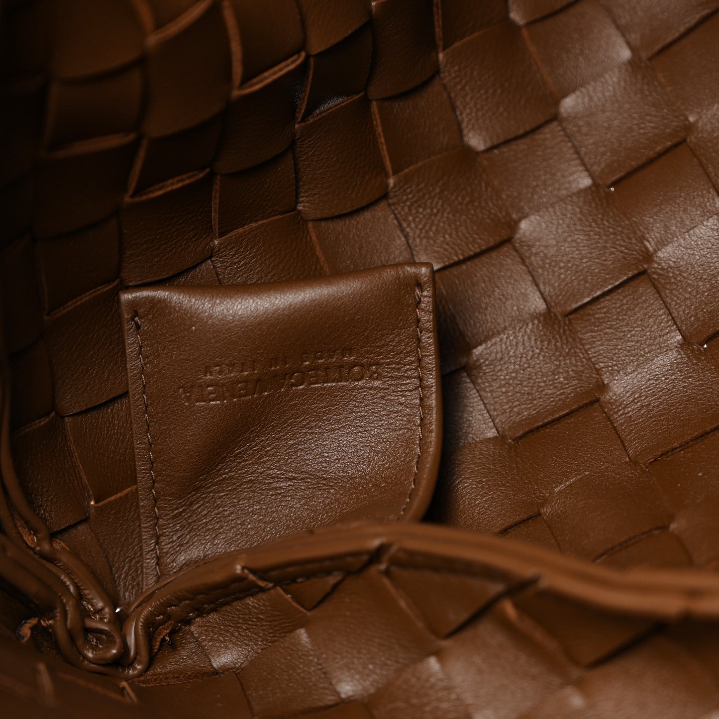Intrecciato Medium Campana Shoulder Bag Tannin