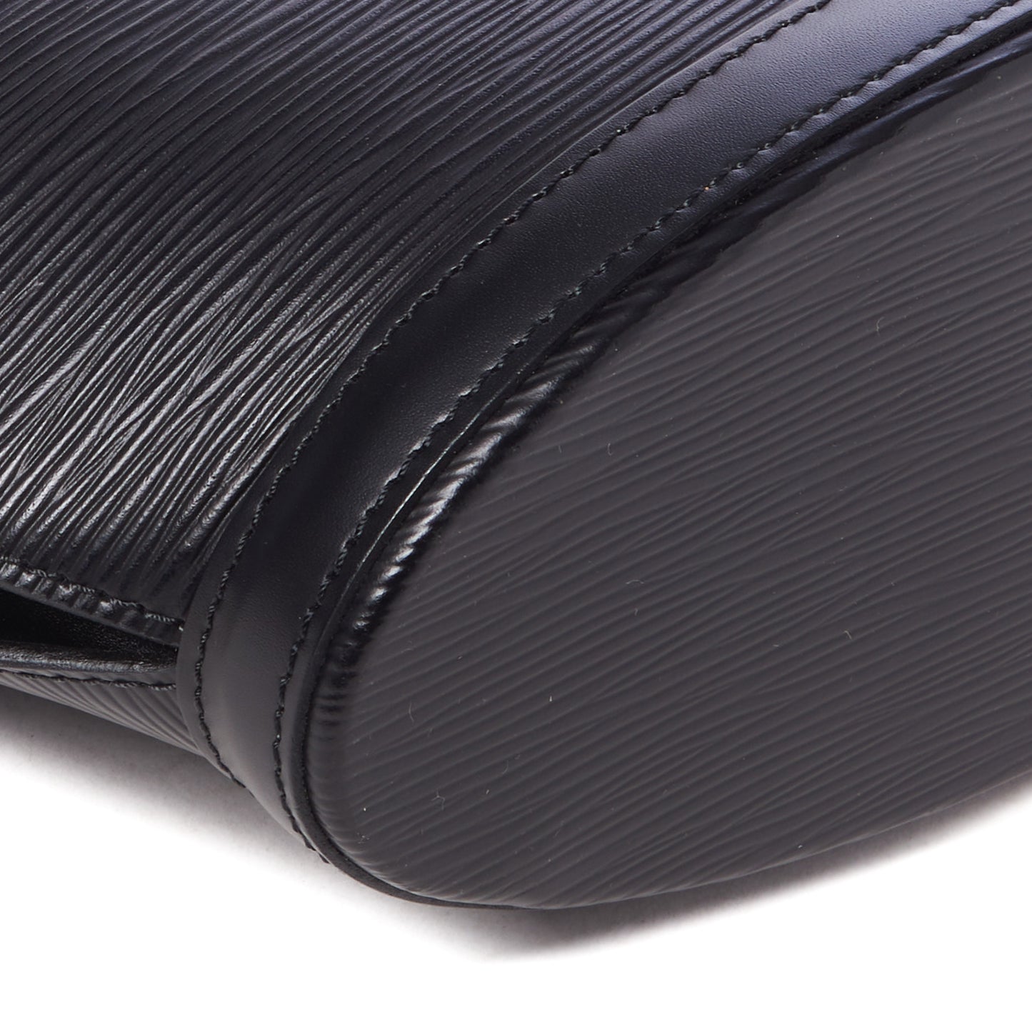 Epi Saint Jacques PM Long Straps Black