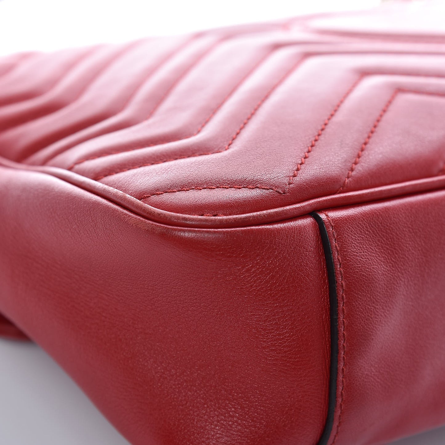 Calfskin Matelasse Medium GG Marmont Shoulder Bag Hibiscus Red