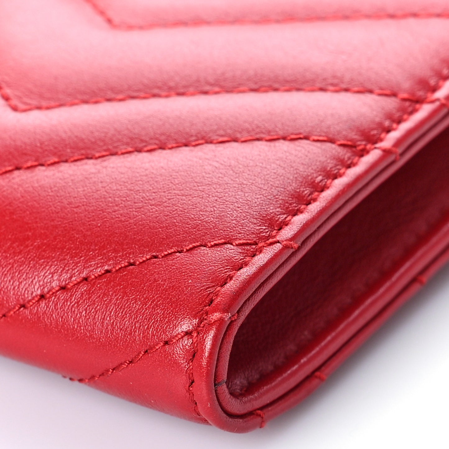 Calfskin Matelasse Mini GG Marmont Chain Wallet Hibiscus Red