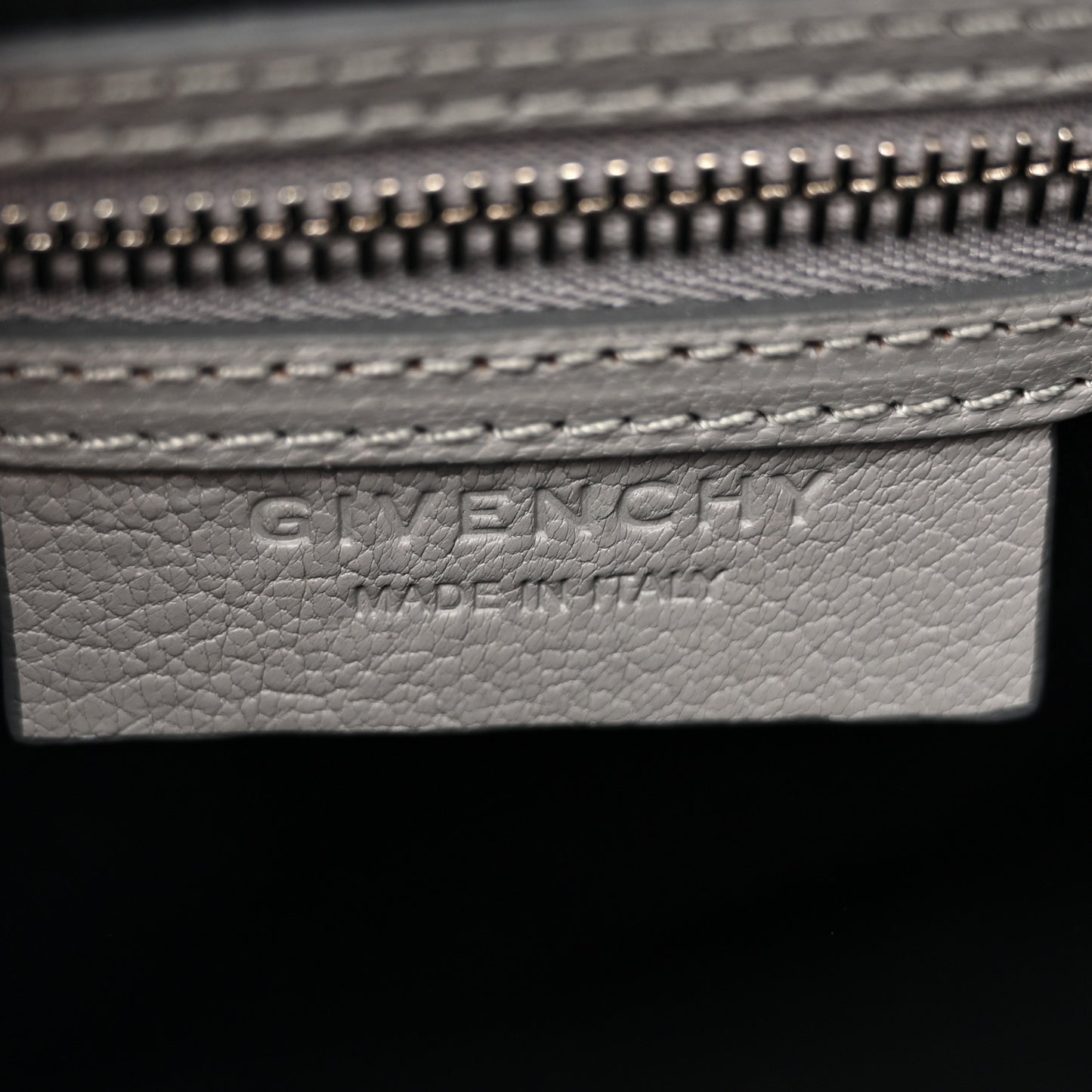 Sugar Goatskin Mini Antigona Pearl Grey